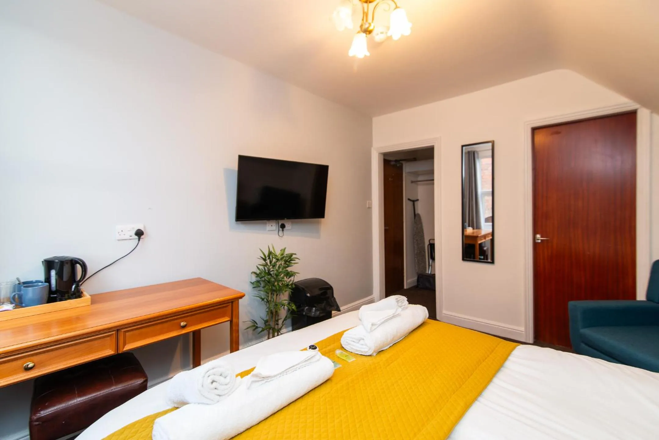 Bed in The Linden Leaf Rooms