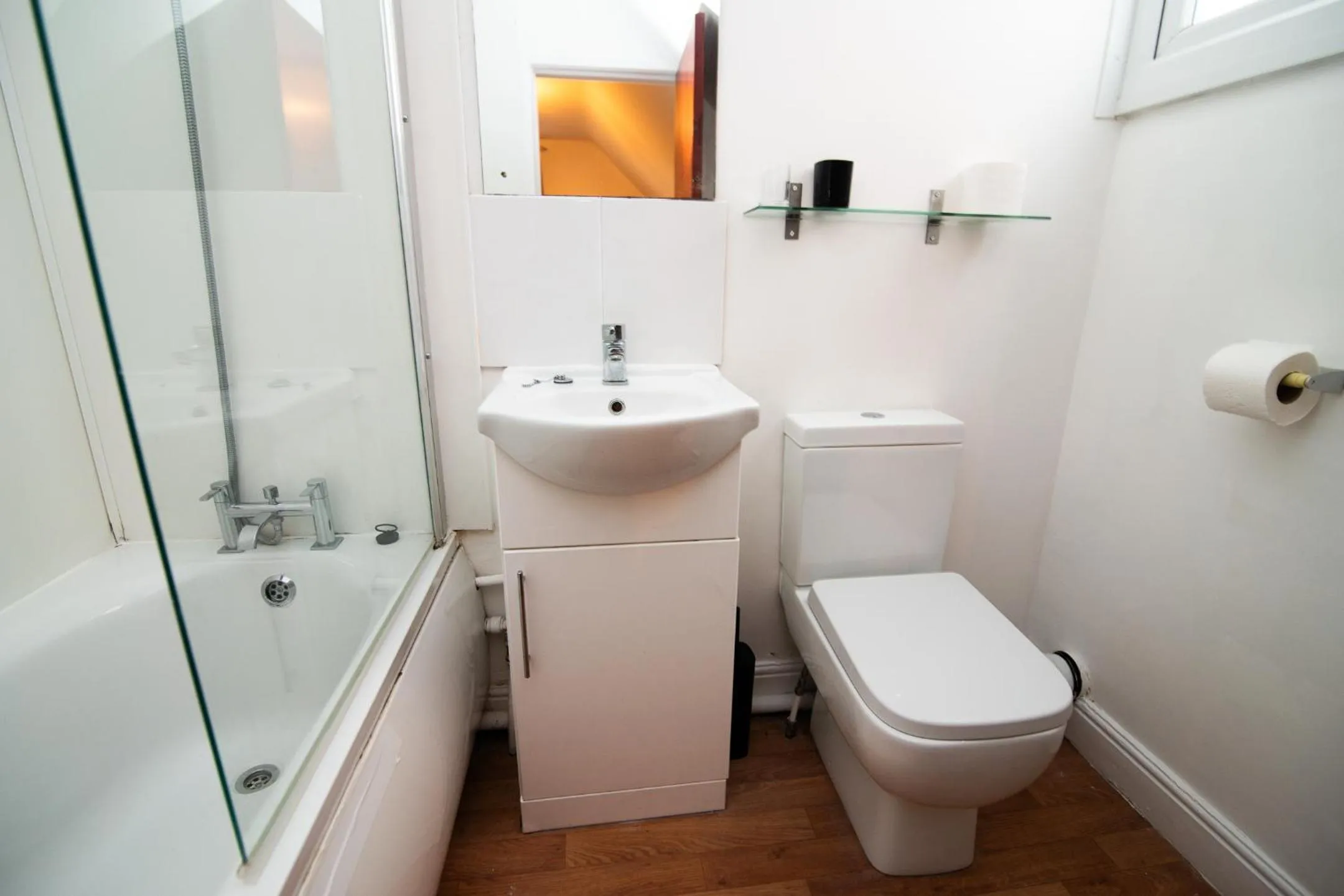 The Linden Leaf Rooms