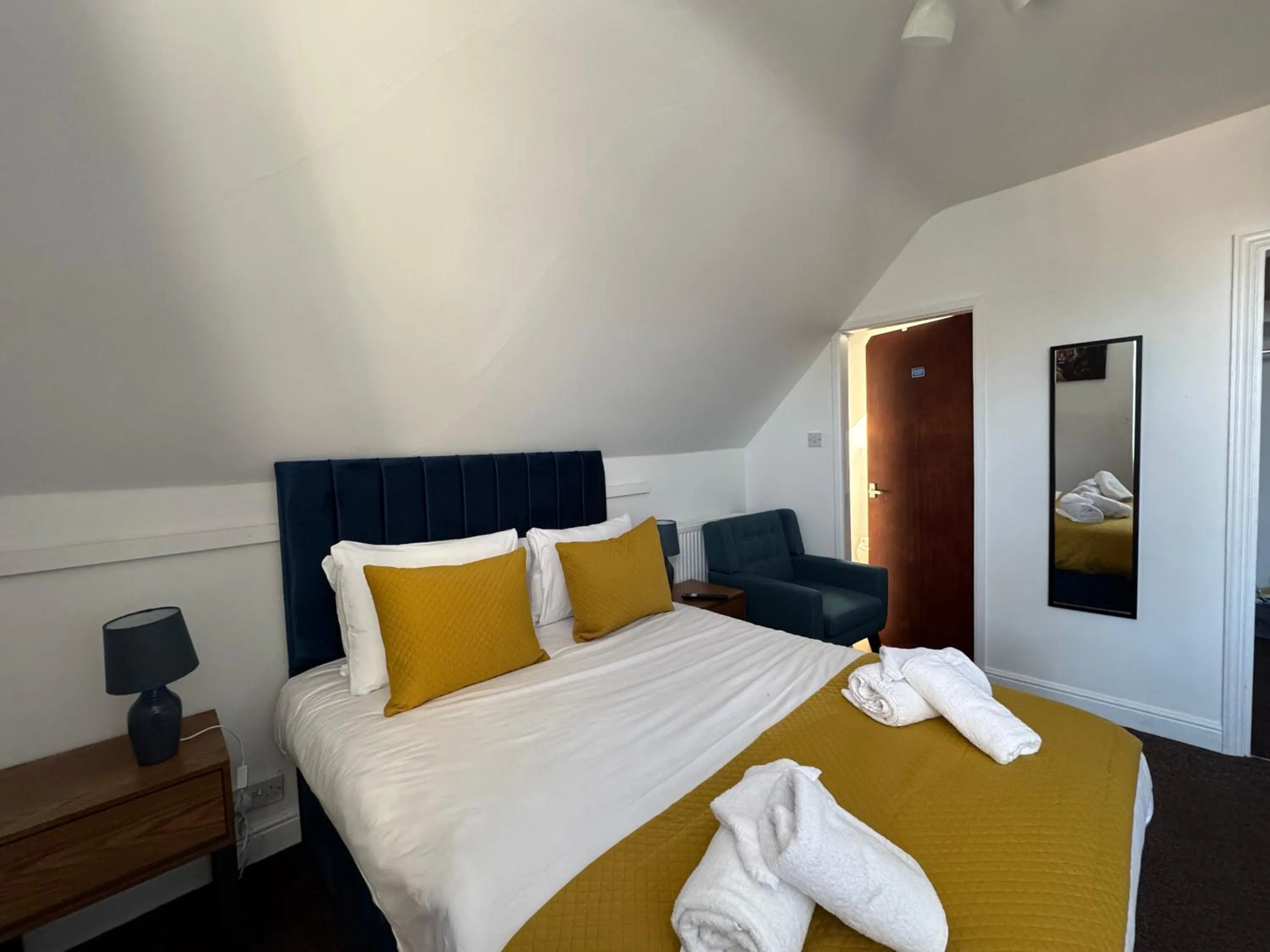 Bed in The Linden Leaf Rooms