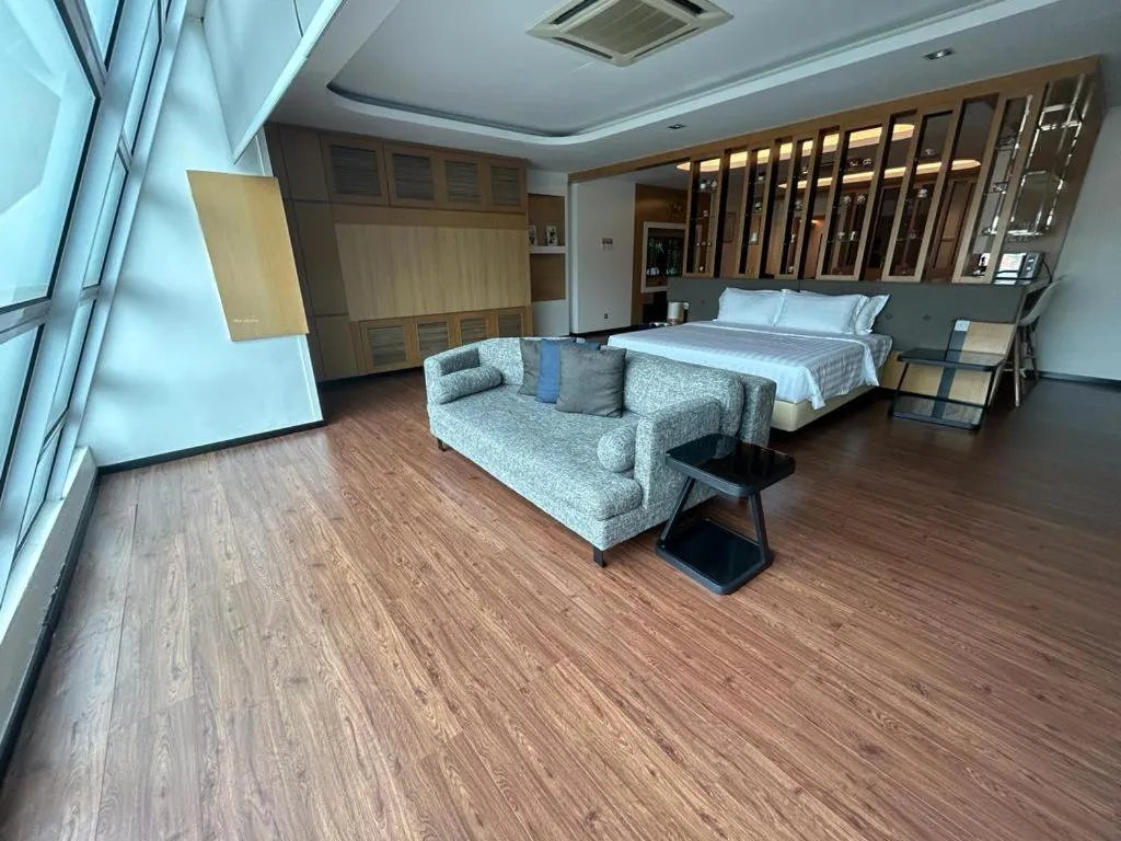 Bedroom, Bed in King's Lane Ipoh