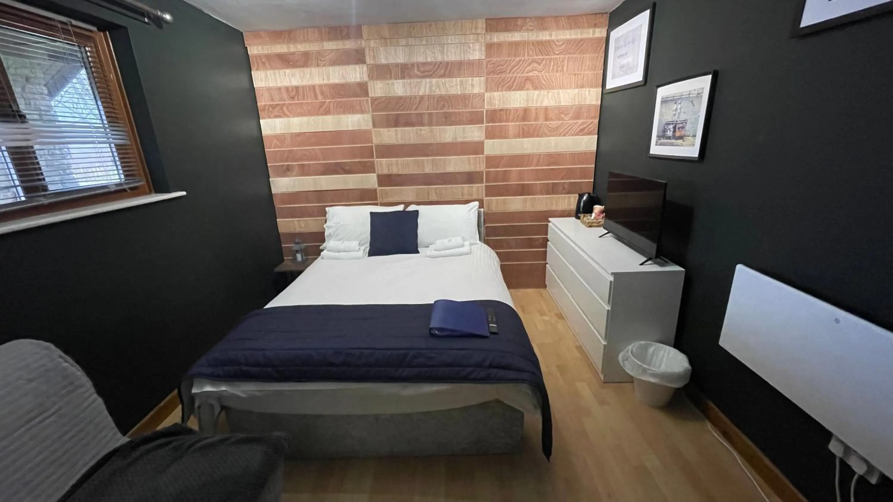 Bed in Bryn Bettws Lodge