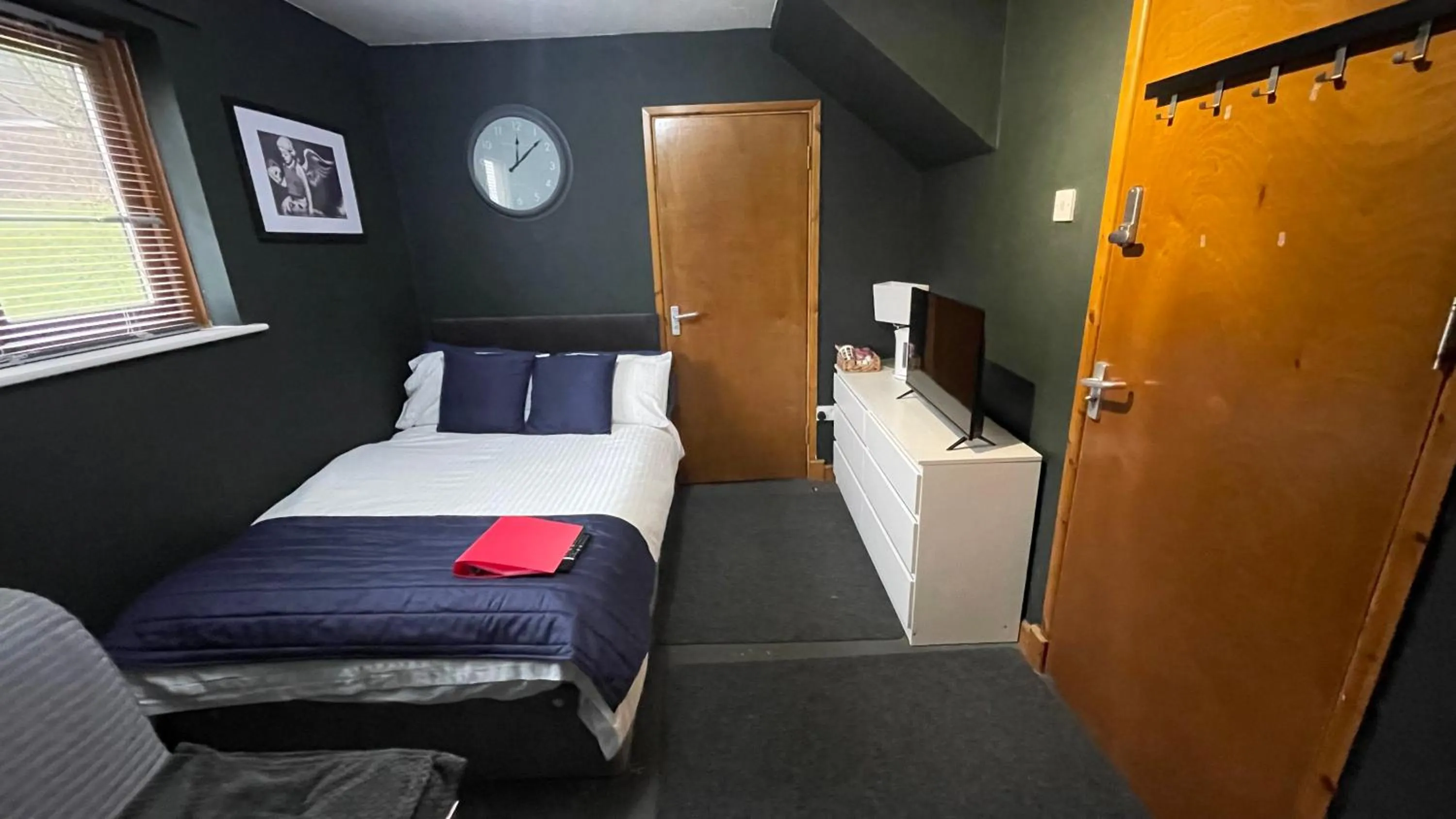 Bed in Bryn Bettws Lodge