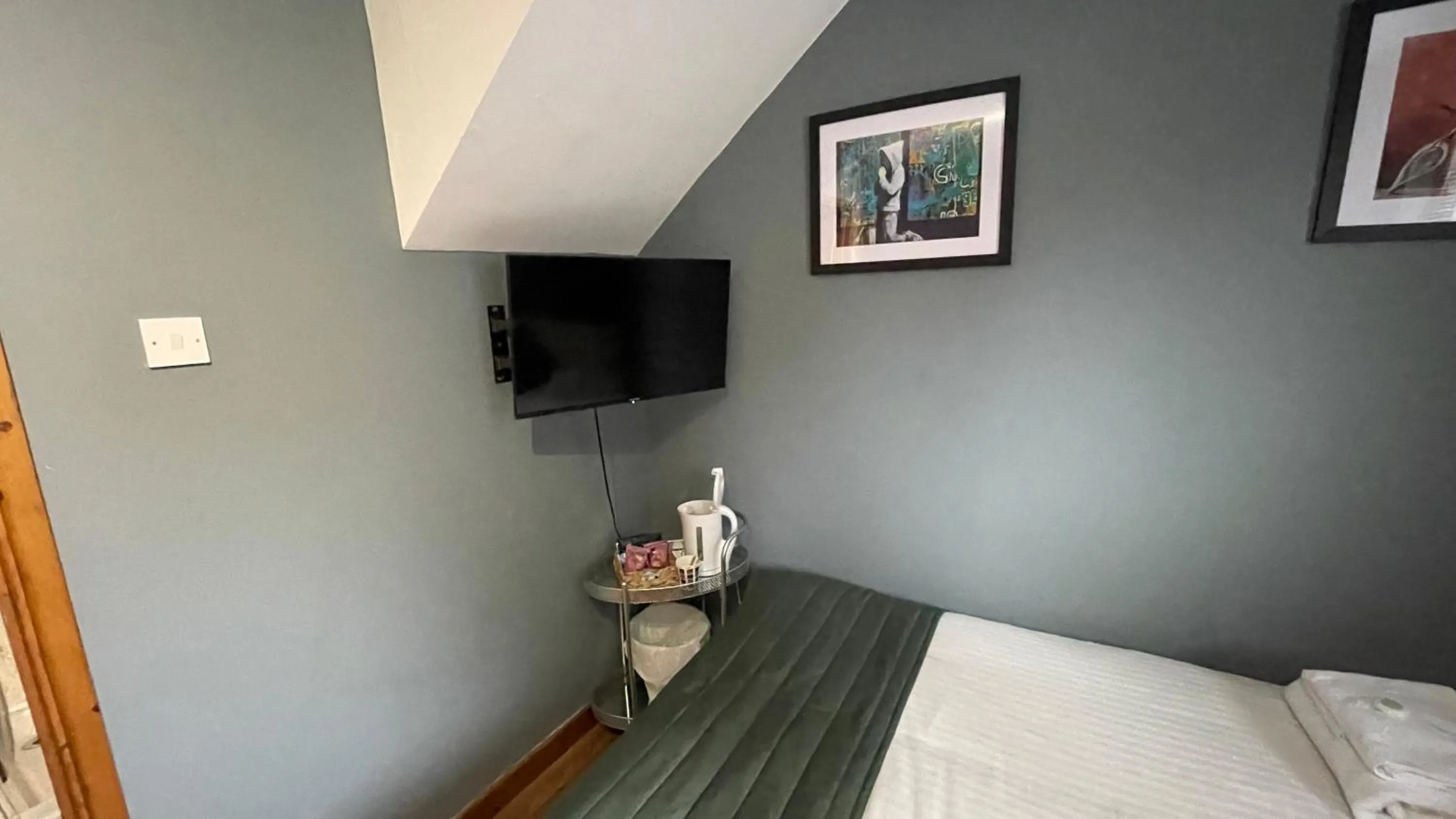 Bed in Bryn Bettws Lodge