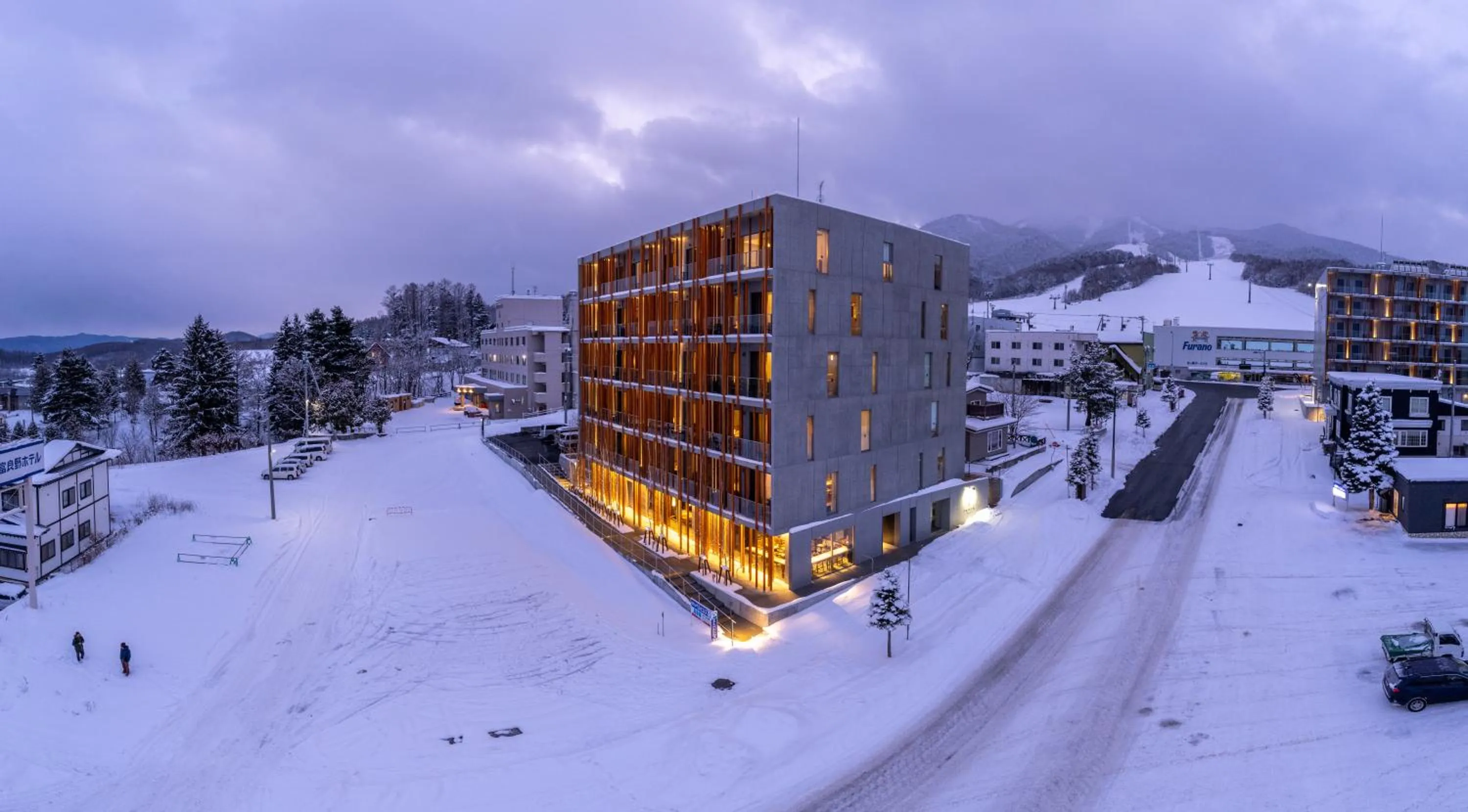 Property building in Fenix West