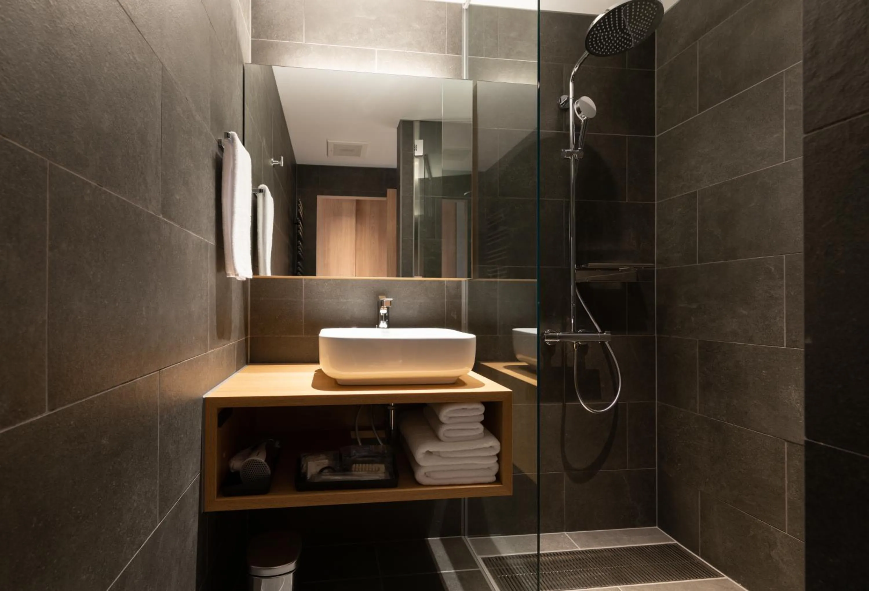 Shower in Fenix West