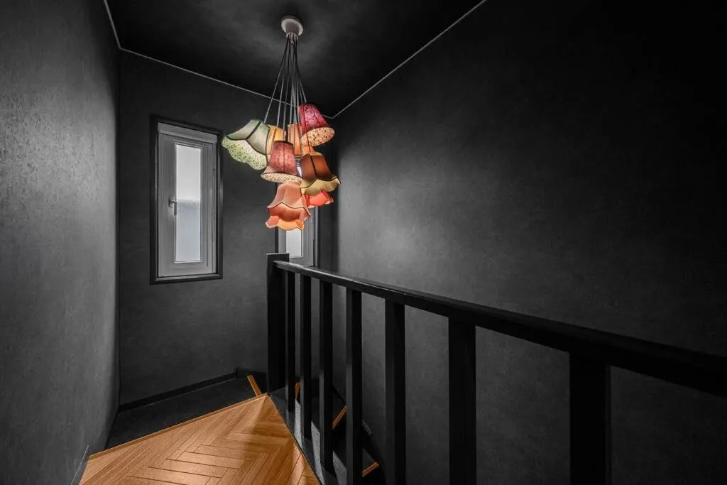 Photo of the whole room in The SECRET