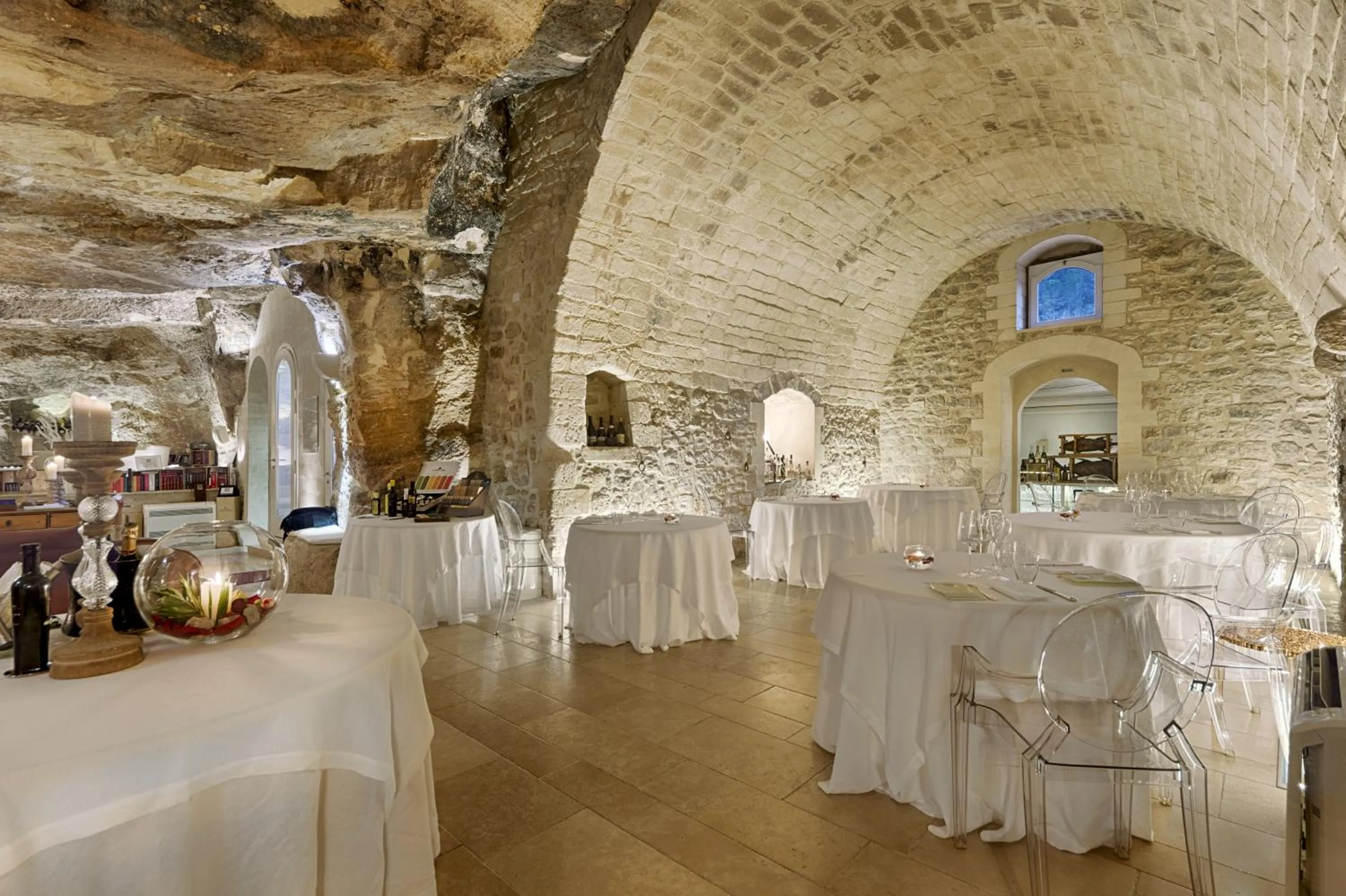 Restaurant/places to eat in Locanda Don Serafino Historical Boutique Hotel