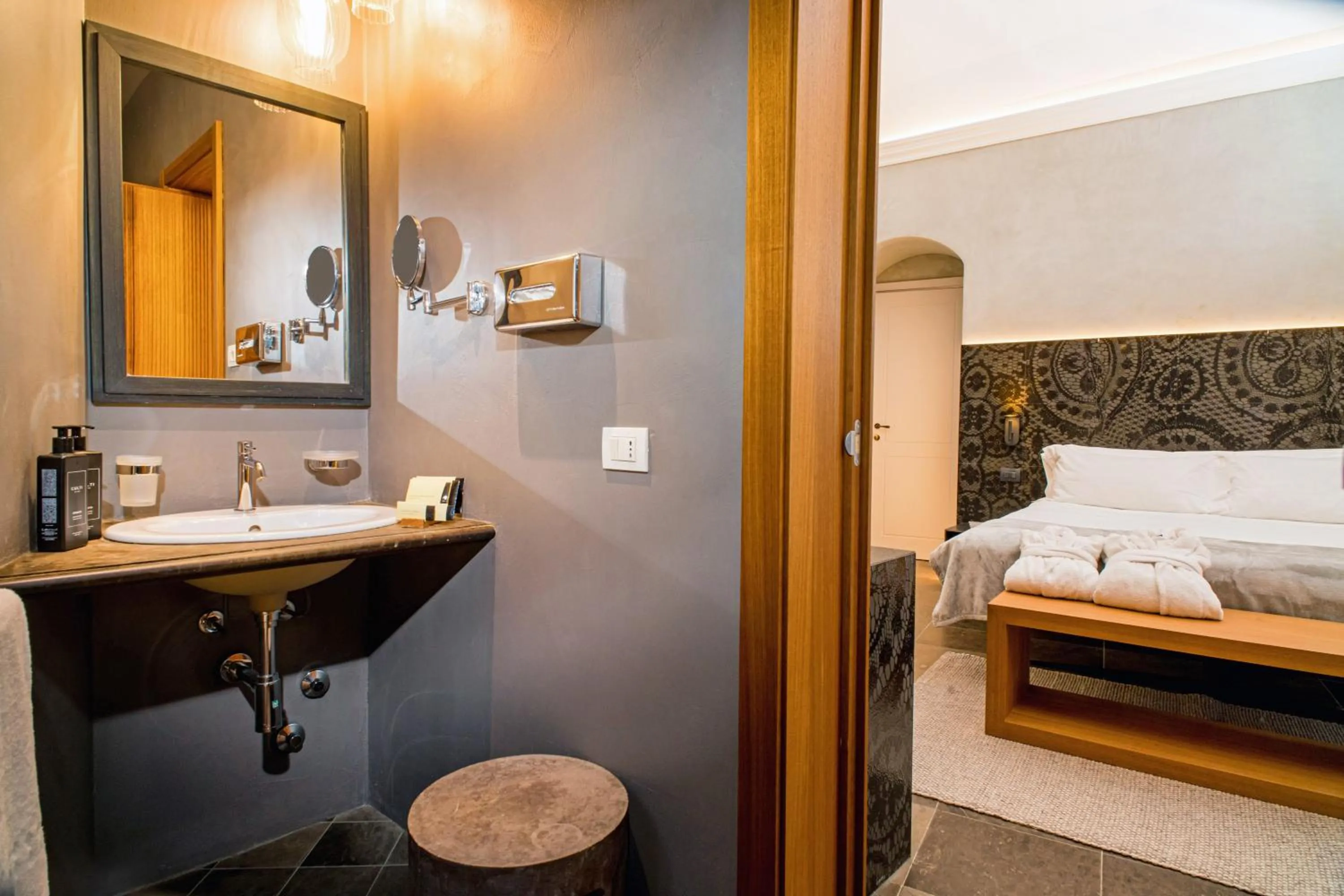 Bed in Locanda Don Serafino Historical Boutique Hotel