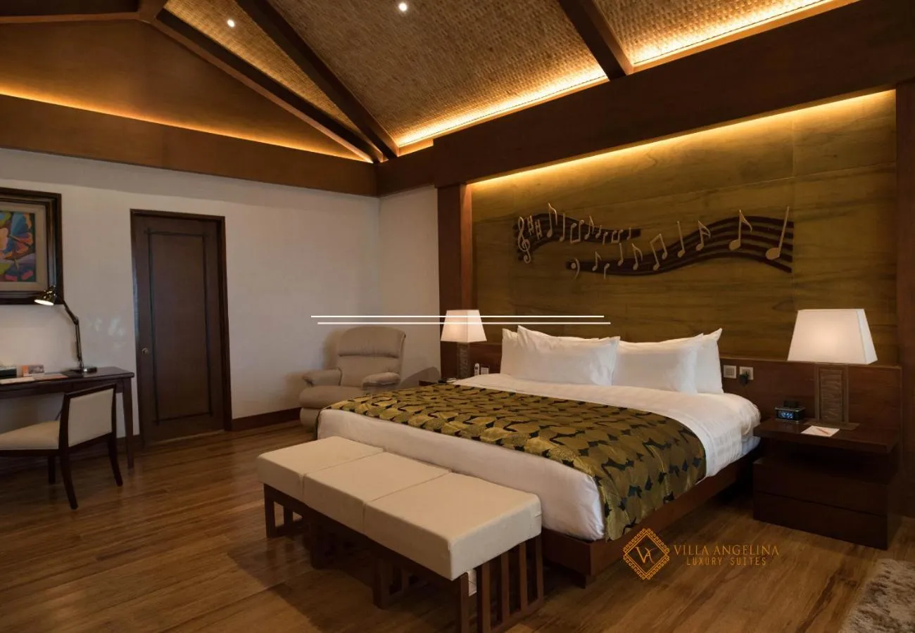 Bed in Villa Angelina Luxury Suites