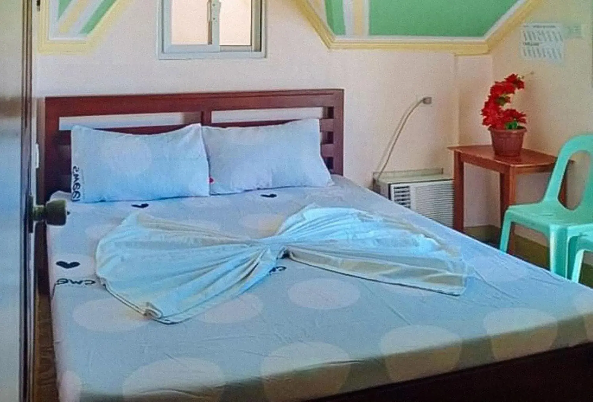 Standard Double Room in RedDoorz at Precious Dem Beach Resort Pagudpud Standard Double Room in RedDoorz at Precious Dem Beach Resort Pagudpud