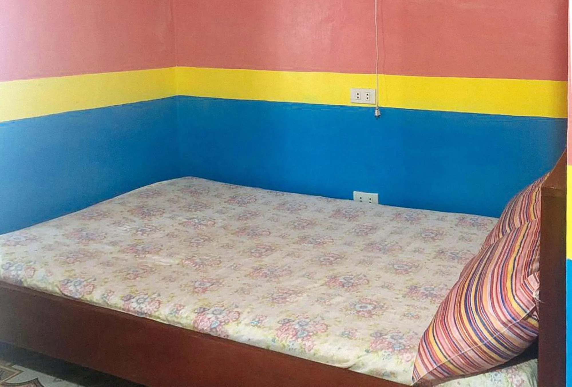 Bed in RedDoorz at Precious Dem Beach Resort Pagudpud