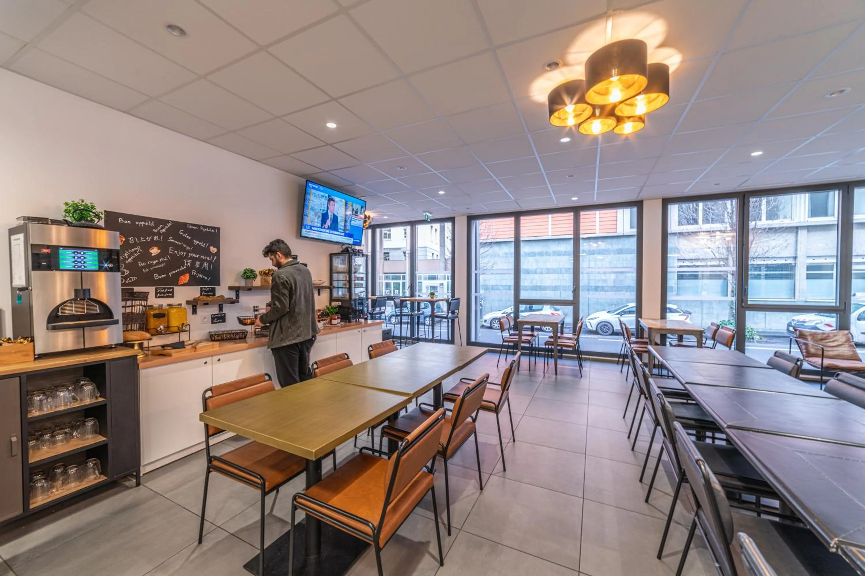 People in Break & Home Clermont-Ferrand - Les Carmes Dechaux Appart'Hôtel