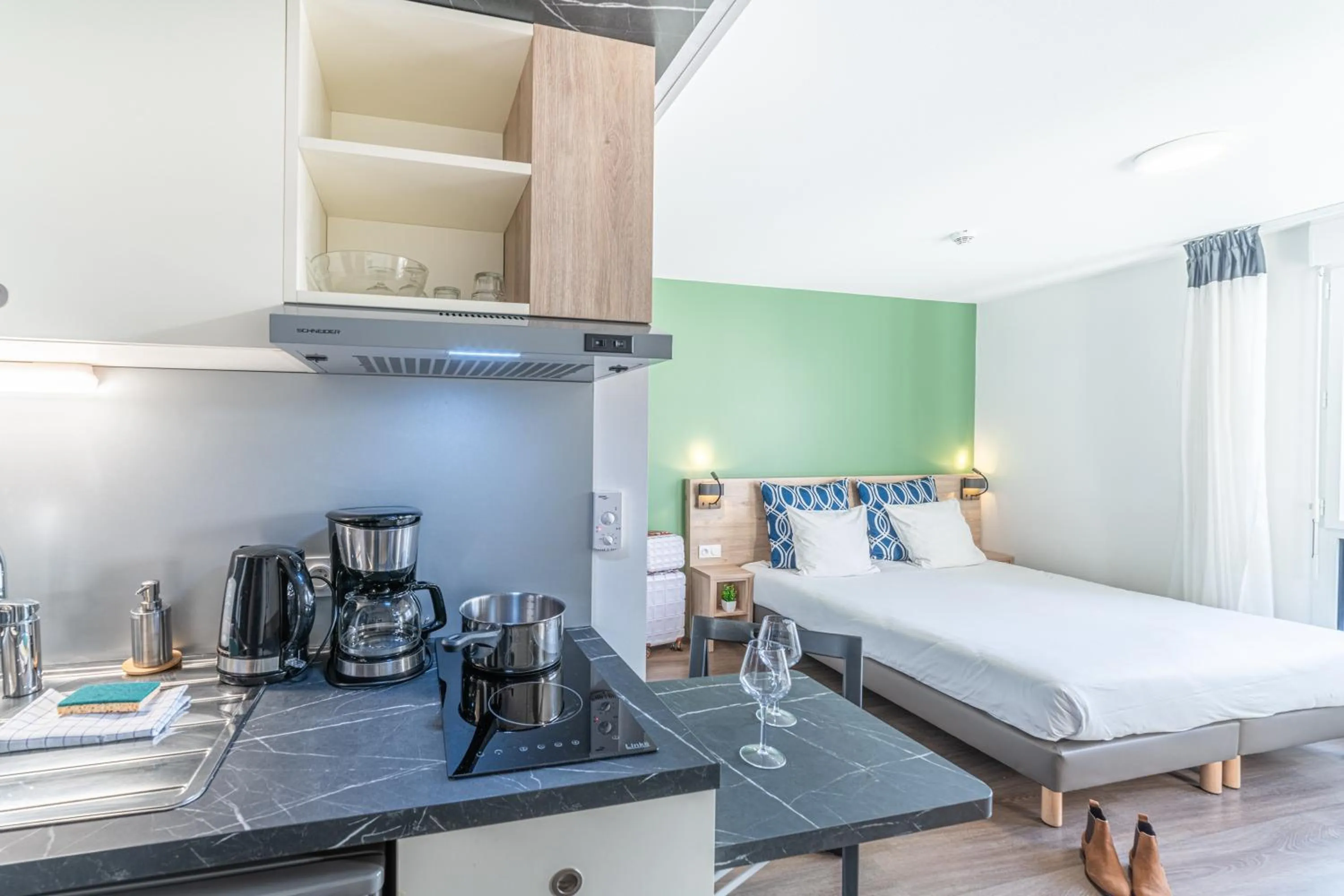 Bed in Break & Home Clermont-Ferrand - Les Carmes Dechaux Appart'Hôtel