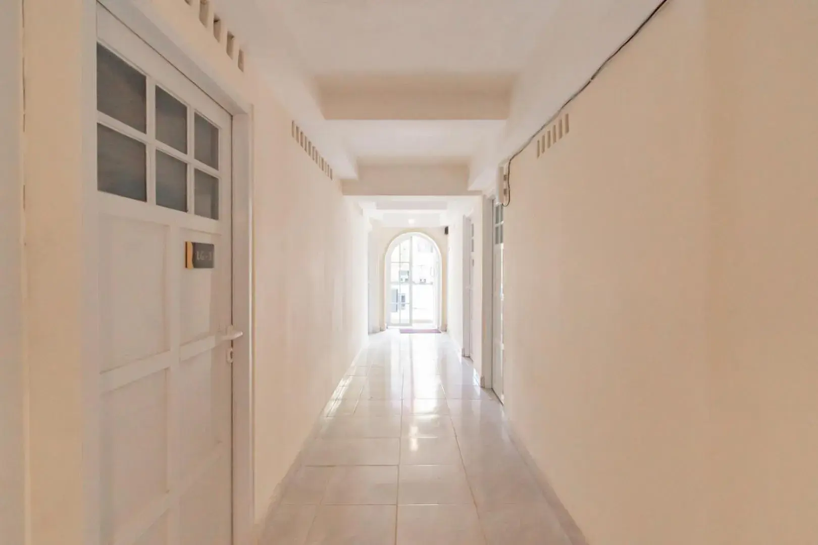 Facade/entrance in Urbanview Hotel Kangen Bungalow Purwakarta by RedDoorz Facade/entrance in Urbanview Hotel Kangen Bungalow Purwakarta by RedDoorz