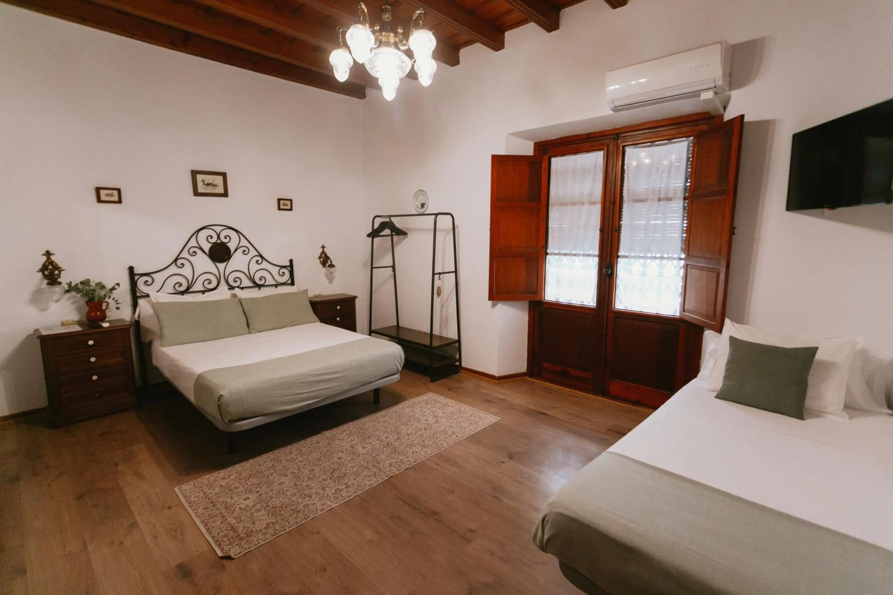 Photo of the whole room, Bed in One&lux Casa Maravillas Rooms