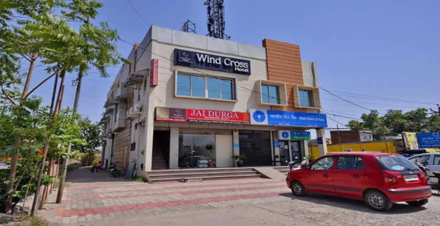 Property building in The Wind Cross Property building in The Wind Cross