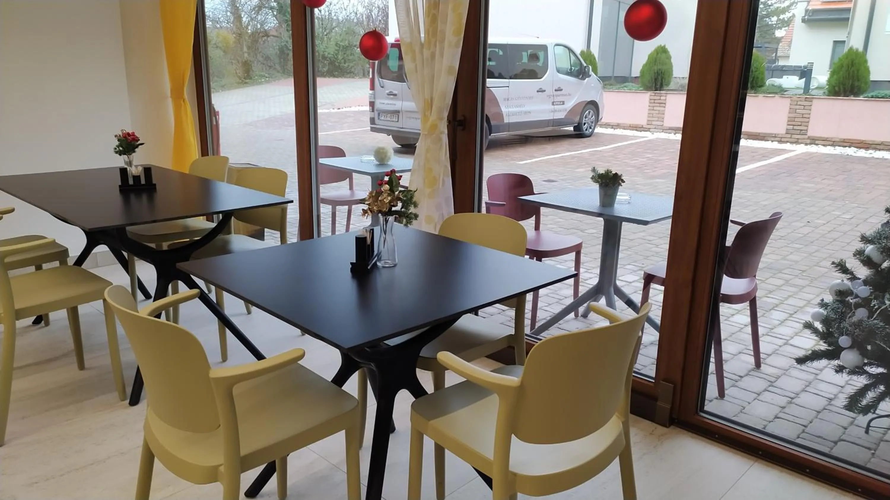 Restaurant/places to eat in La Vita Prémium Panzió