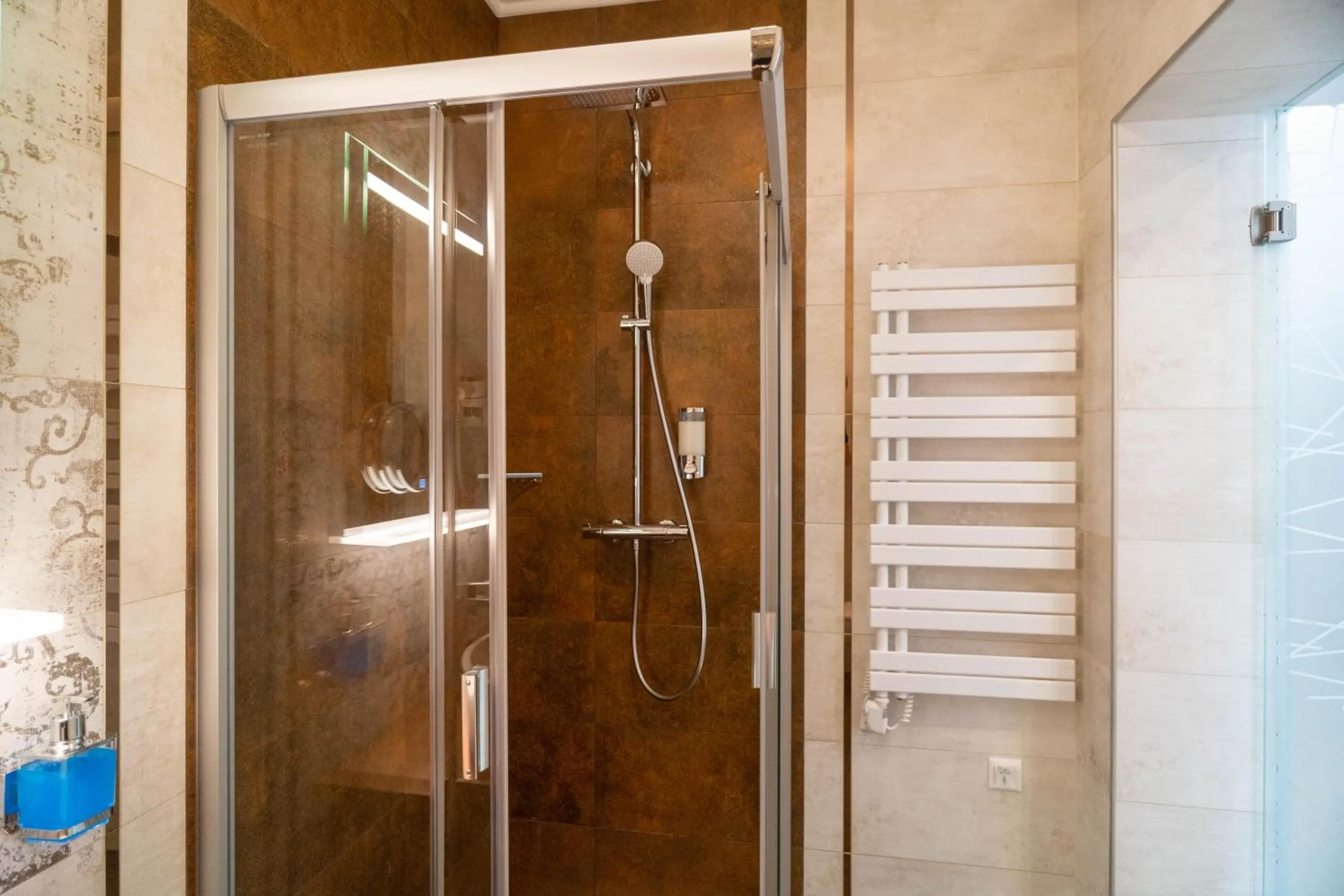 Bathroom in La Vita Prémium Panzió