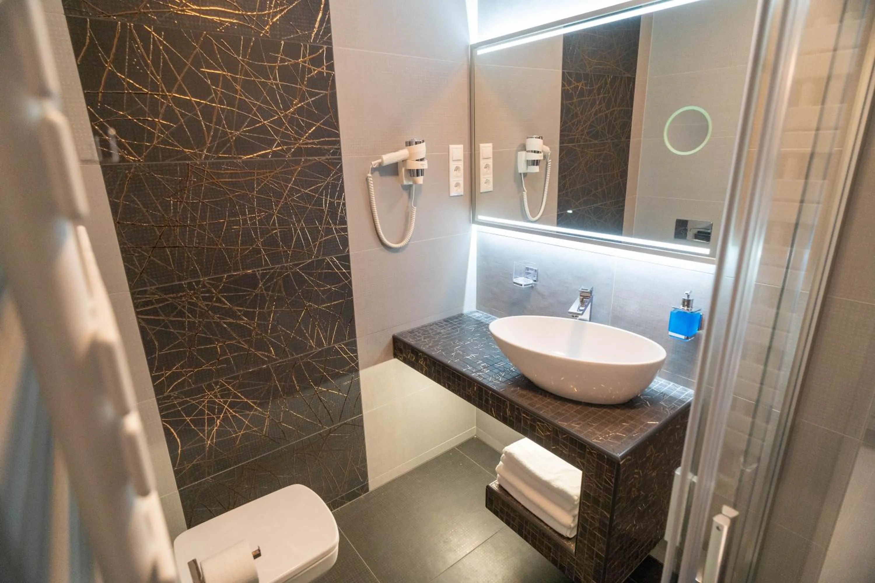 Bathroom in La Vita Prémium Panzió