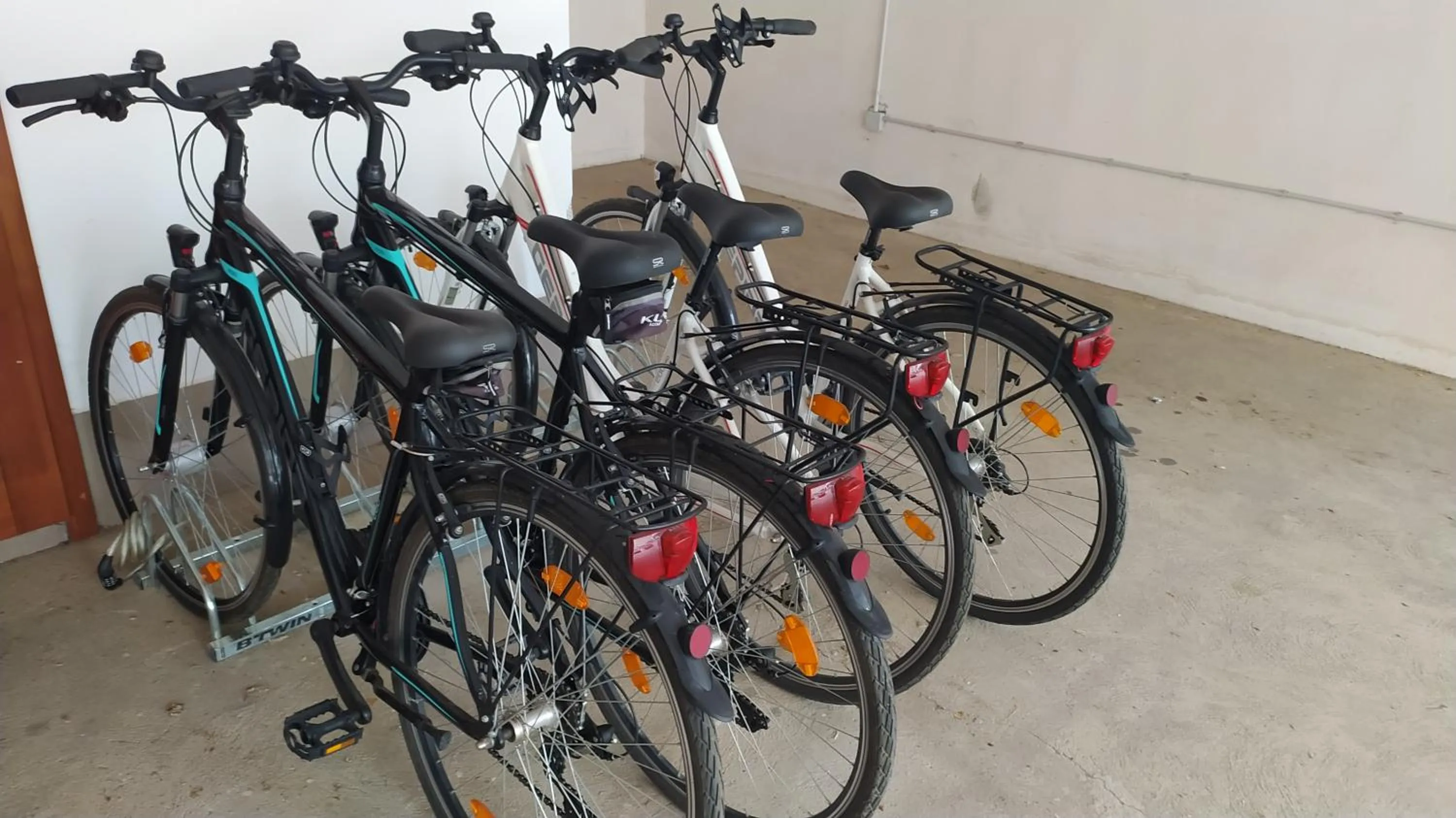 Cycling in La Vita Prémium Panzió