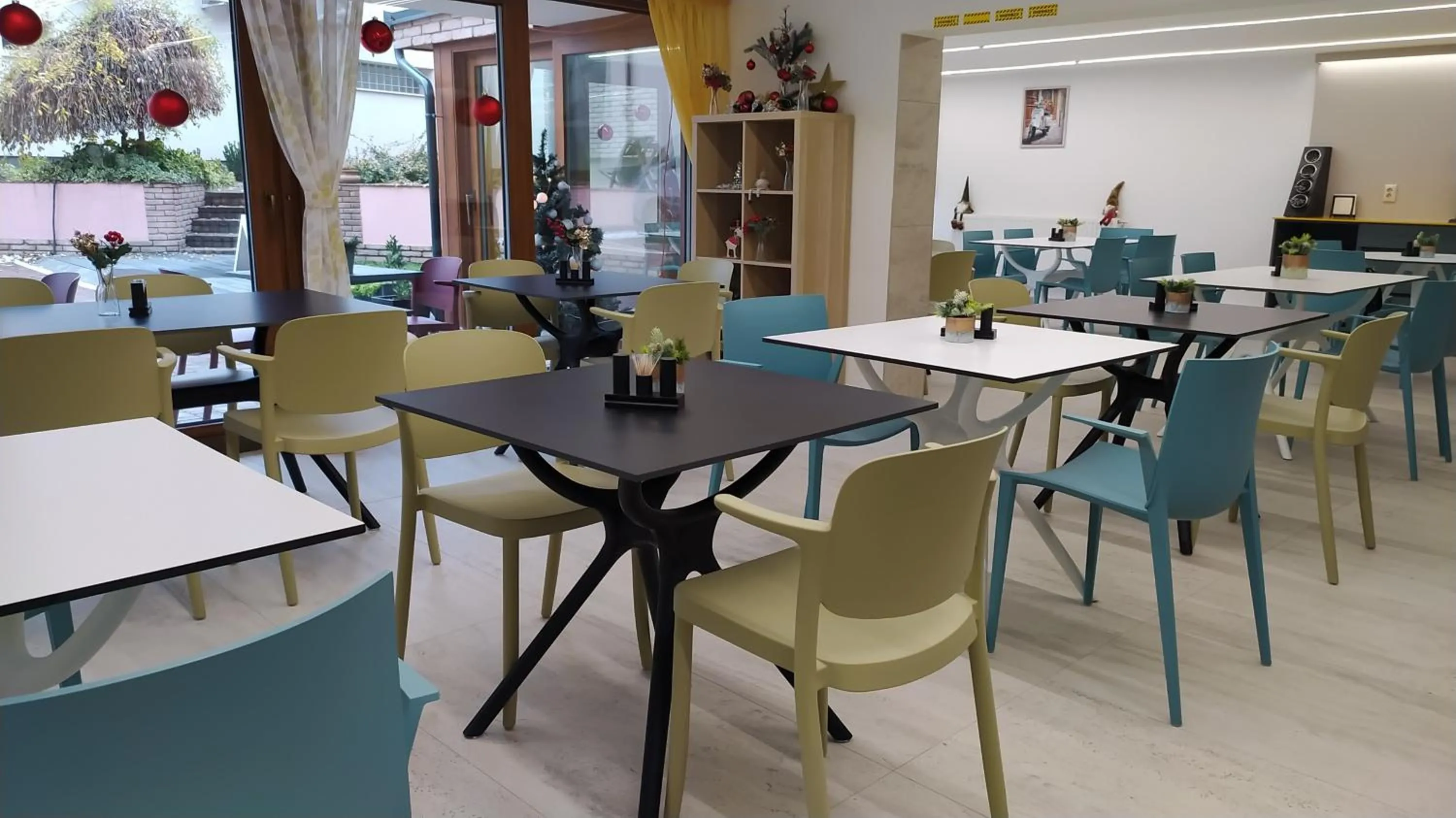 Restaurant/places to eat in La Vita Prémium Panzió