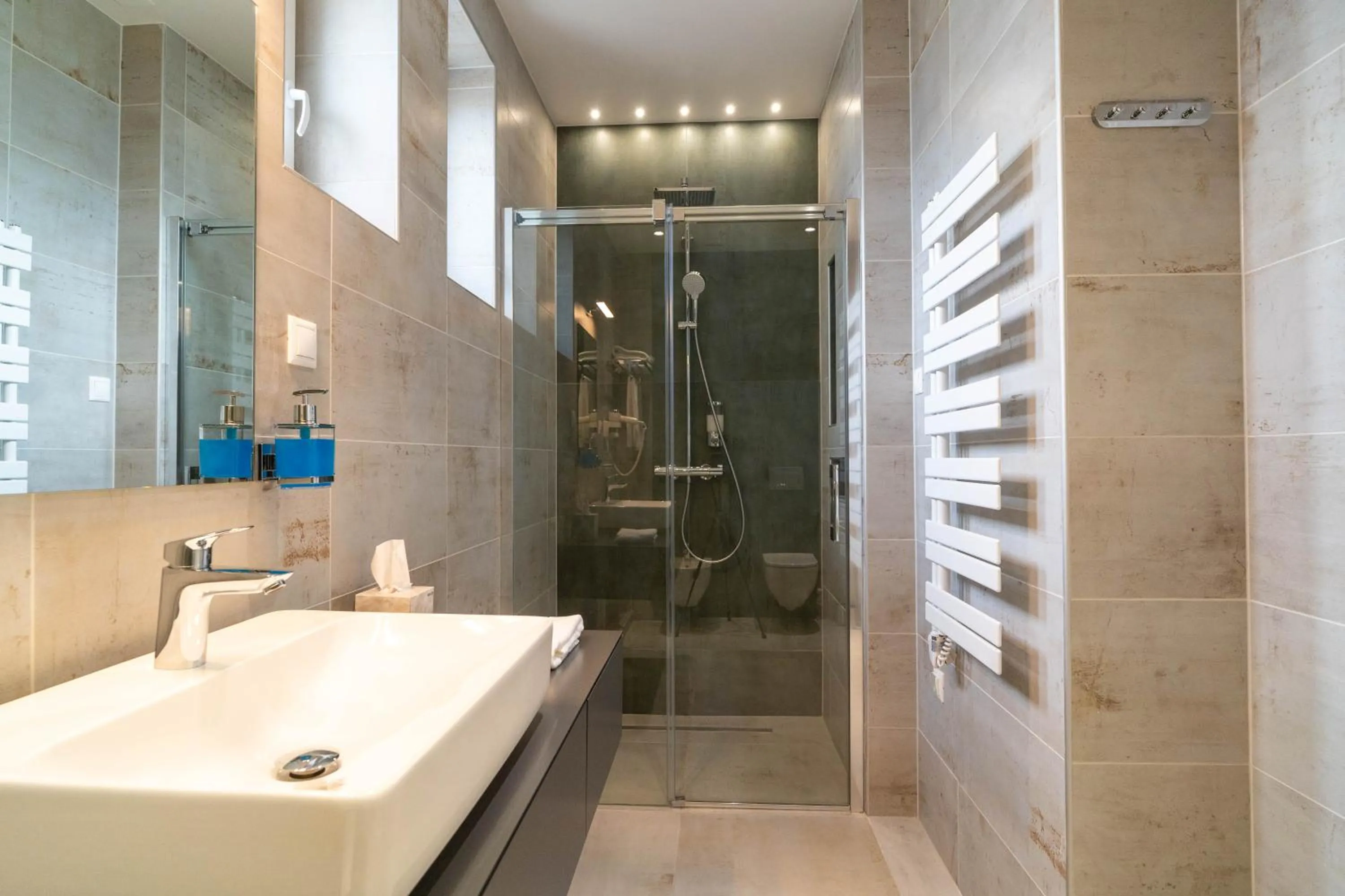 Bathroom in La Vita Prémium Panzió