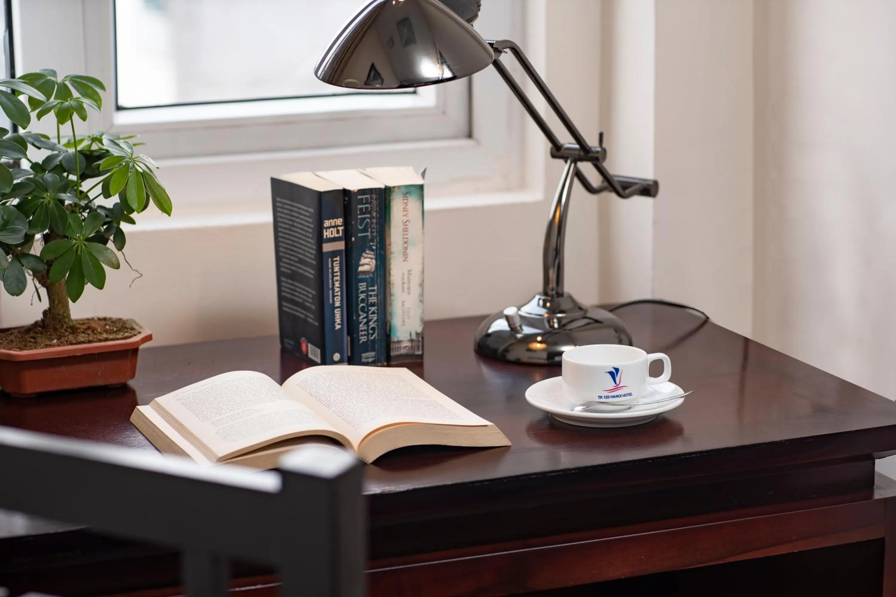 hair dresser in TK123 Hanoi Hotel