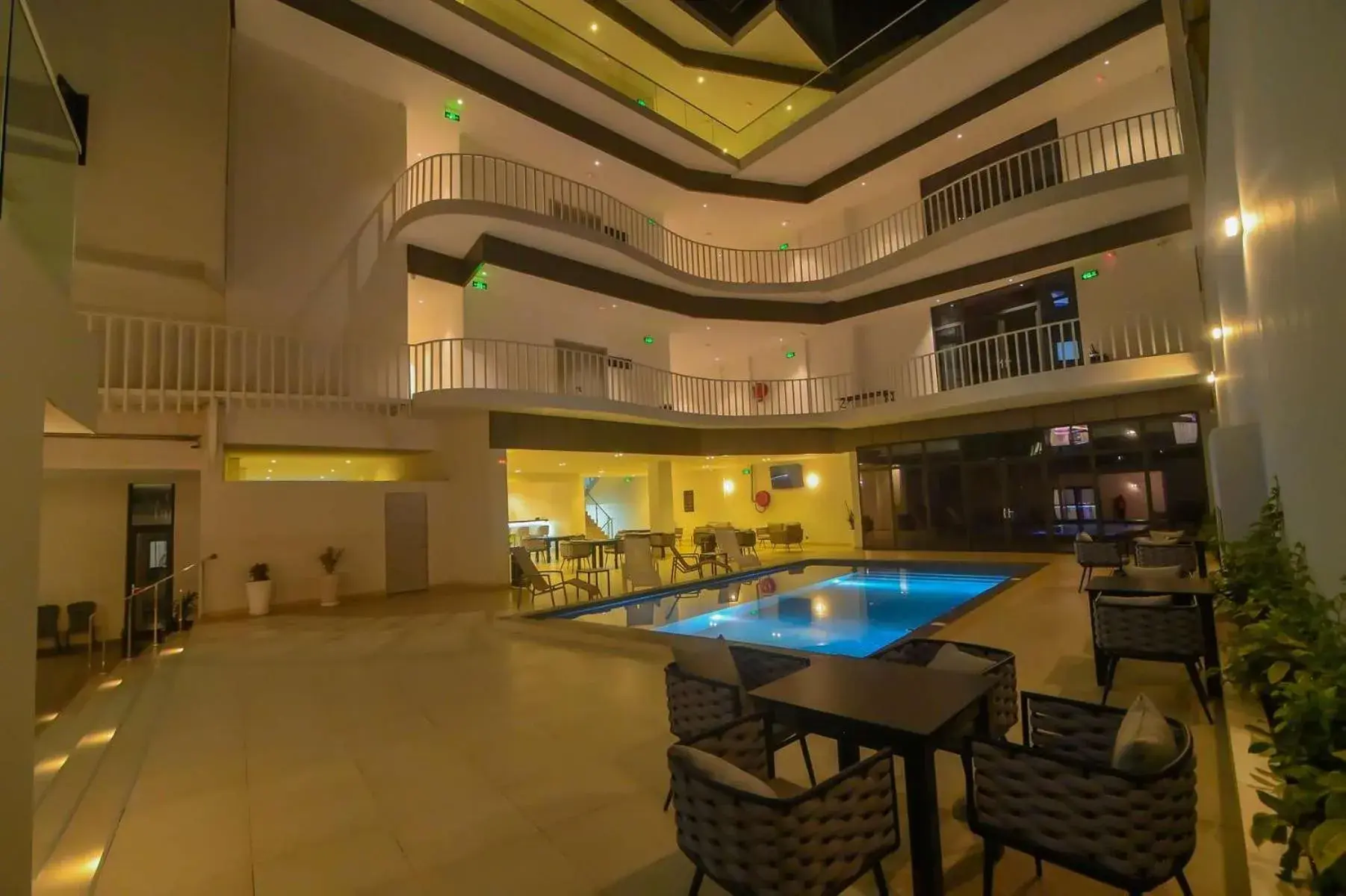 Restaurant/places to eat in AXIL HÔTEL Restaurant/places to eat in AXIL HÔTEL