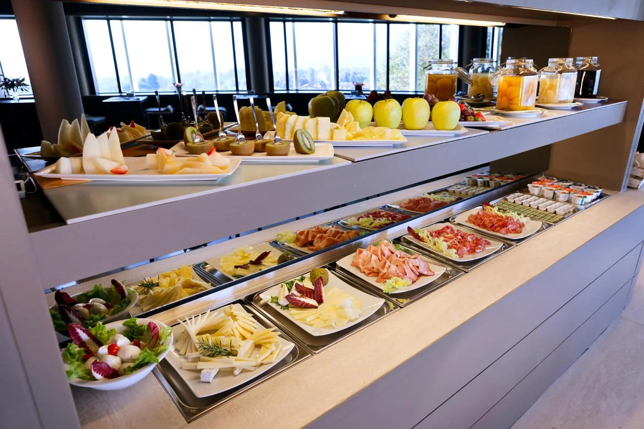 Restaurant/places to eat in Albavilla Hotel & Co