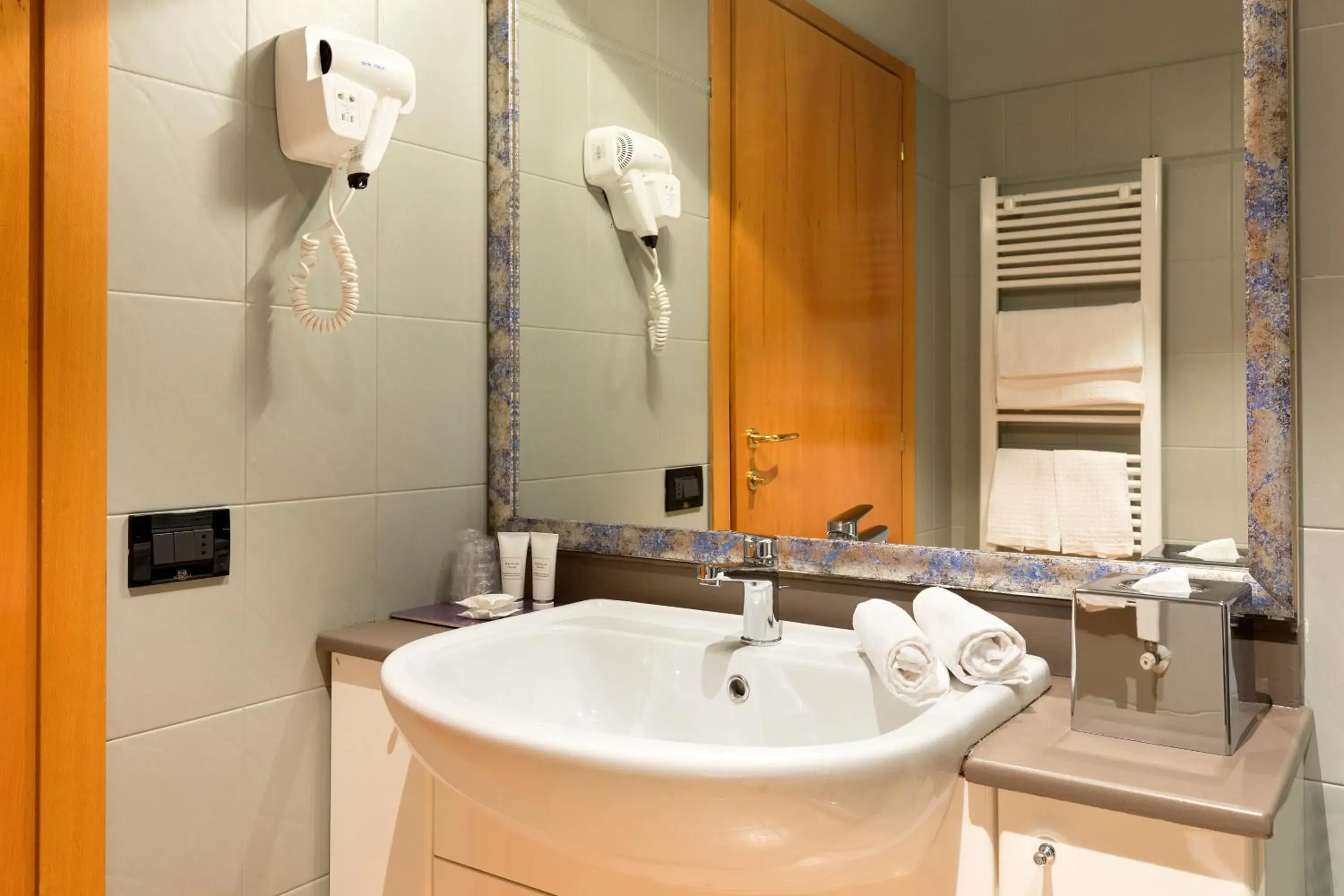 Bedroom in Albavilla Hotel & Co Bedroom in Albavilla Hotel & Co