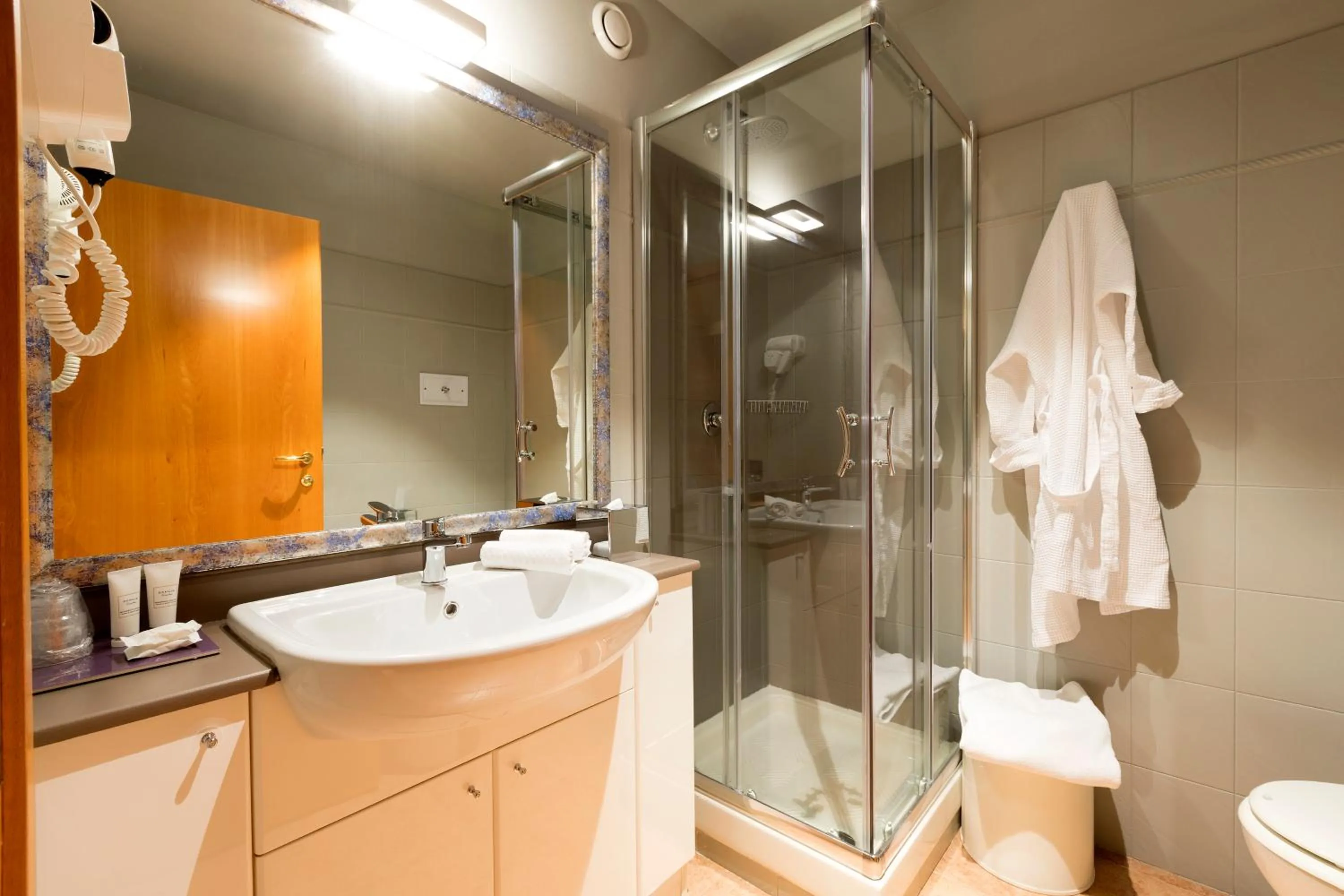 Bedroom in Albavilla Hotel & Co