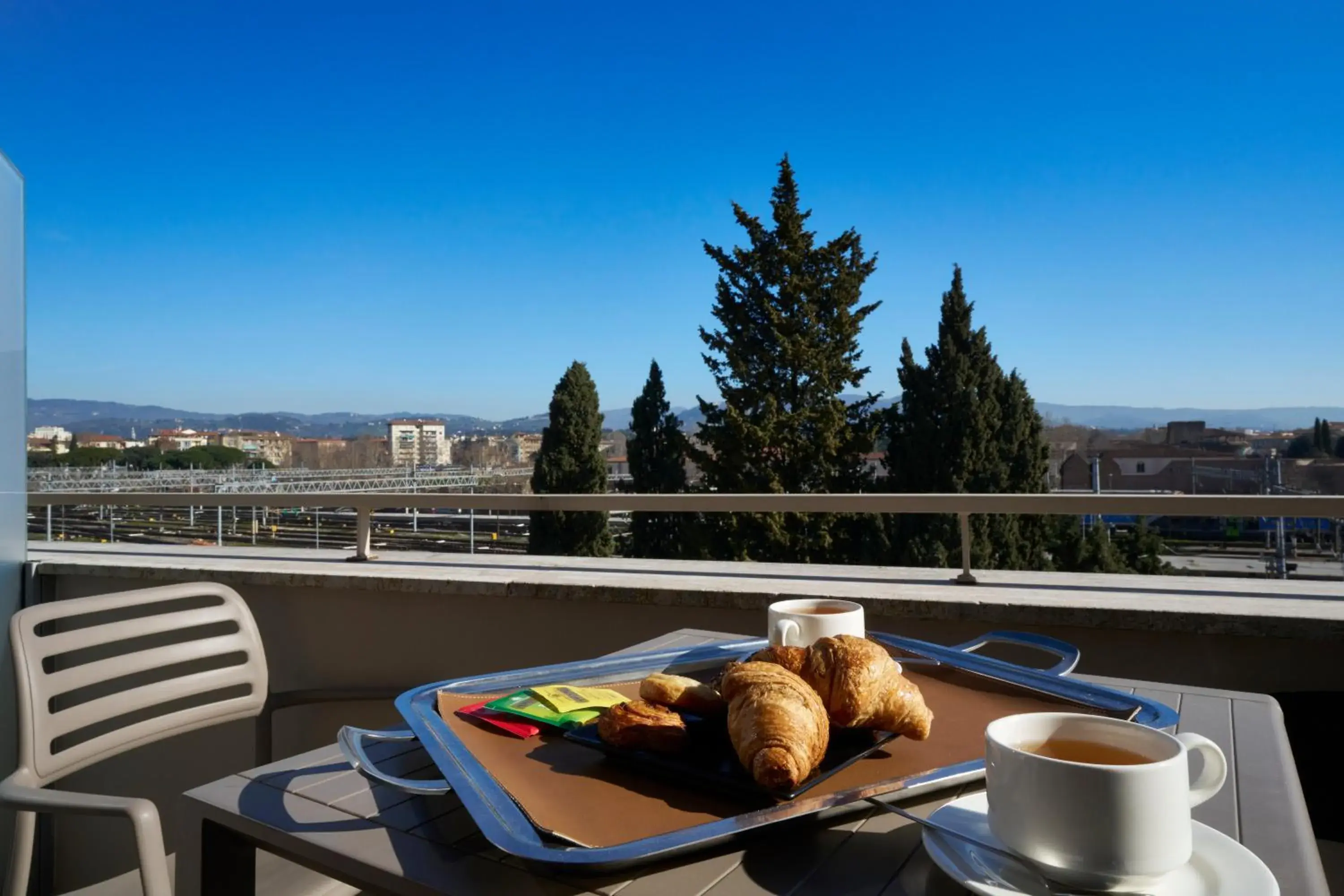 View (from property/room) in Hotel Leonardo da Vinci View (from property/room) in Hotel Leonardo da Vinci