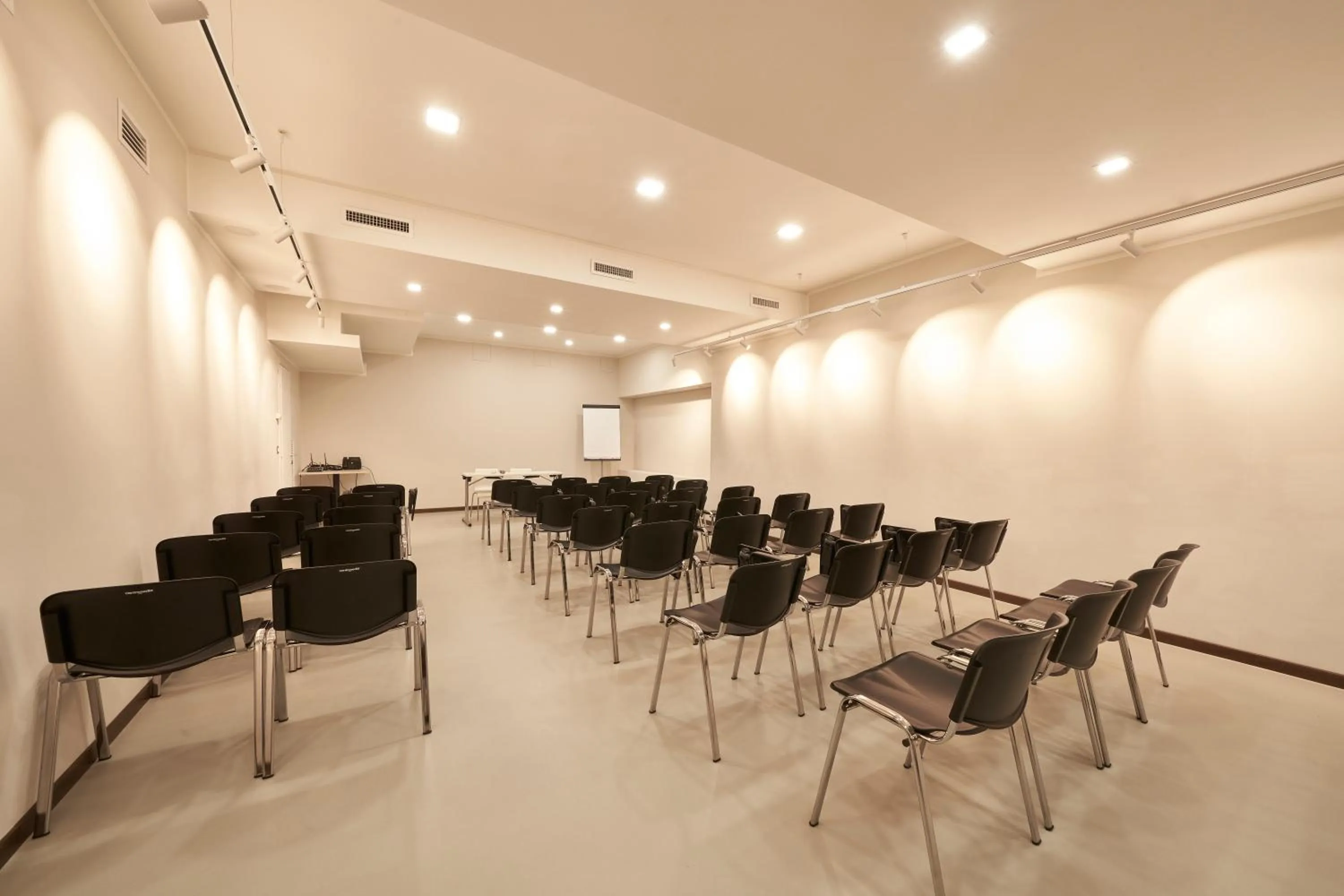 Seating area in Hotel Leonardo da Vinci