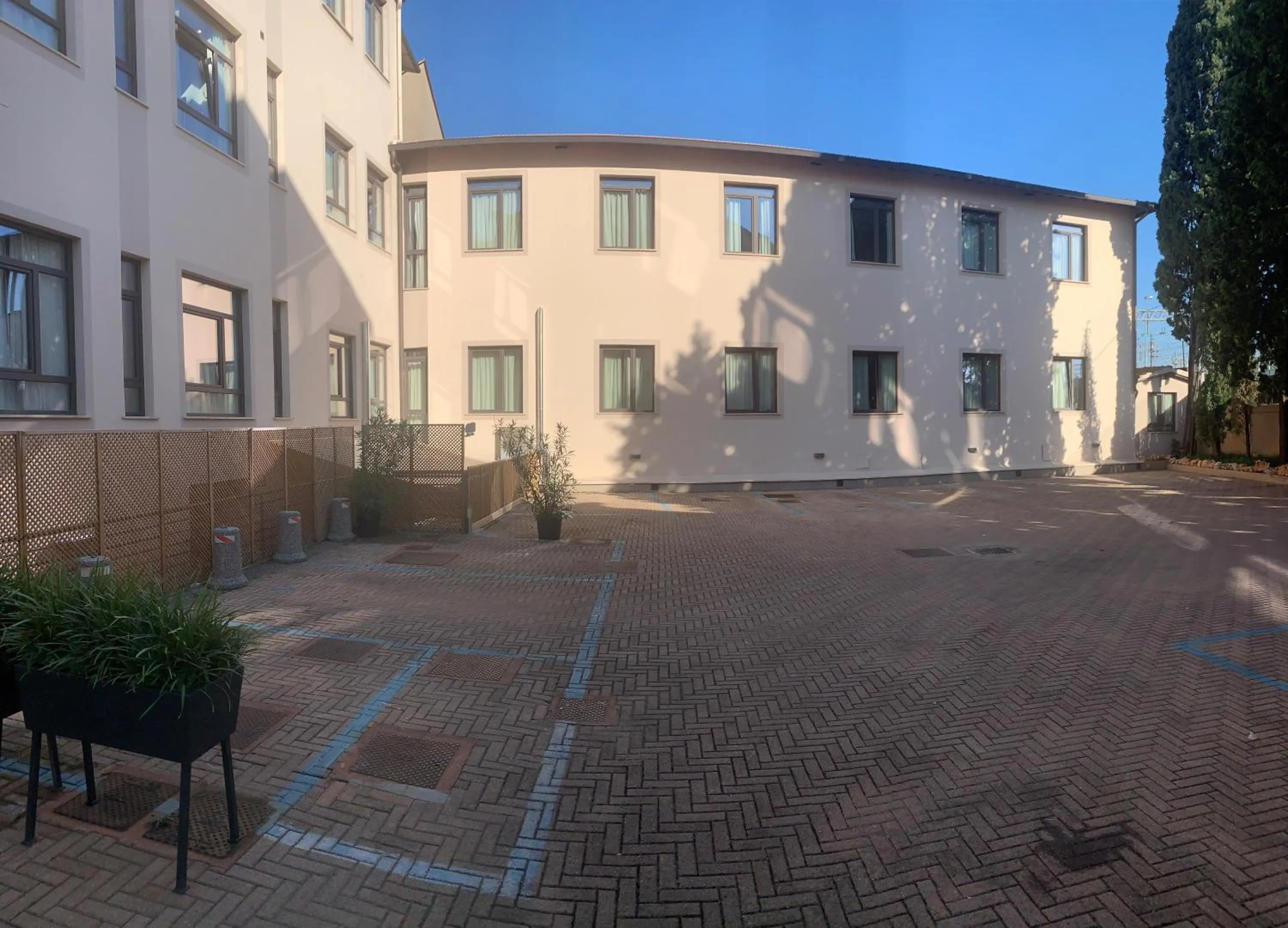 Parking in Hotel Leonardo da Vinci