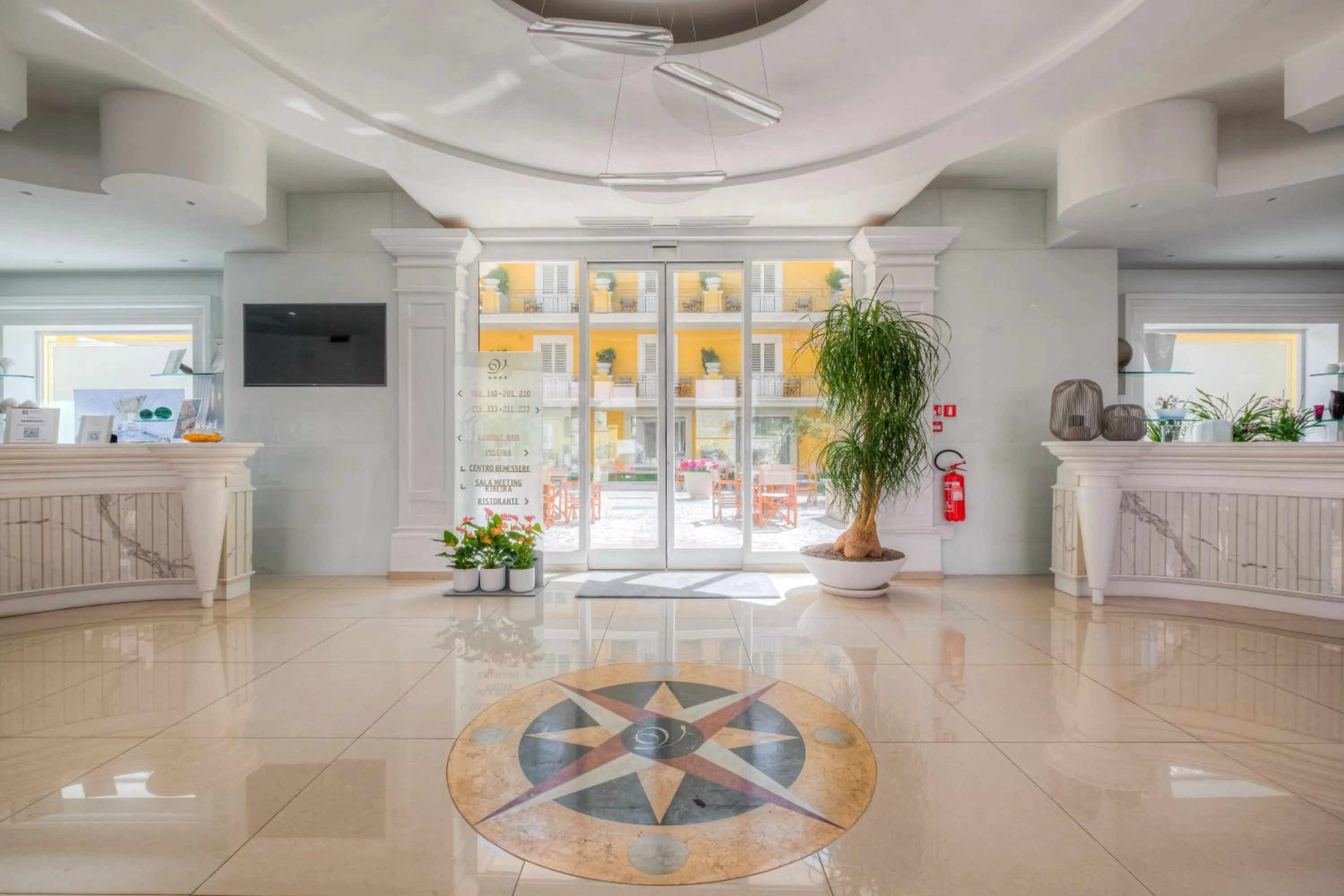 Lobby or reception in Victoria Palace Hotel & Zen Wellness