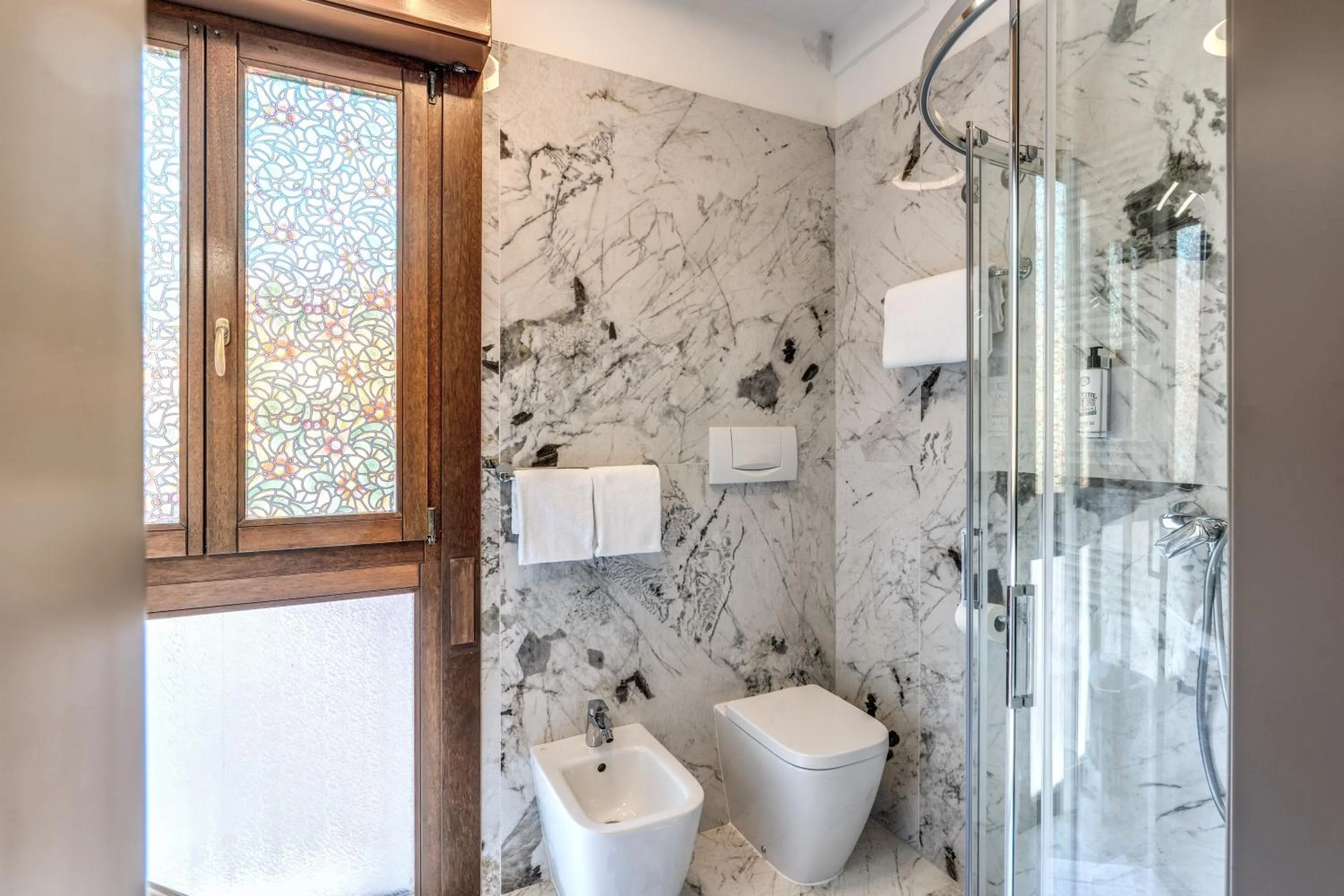 Shower in Hotel Belle Arti