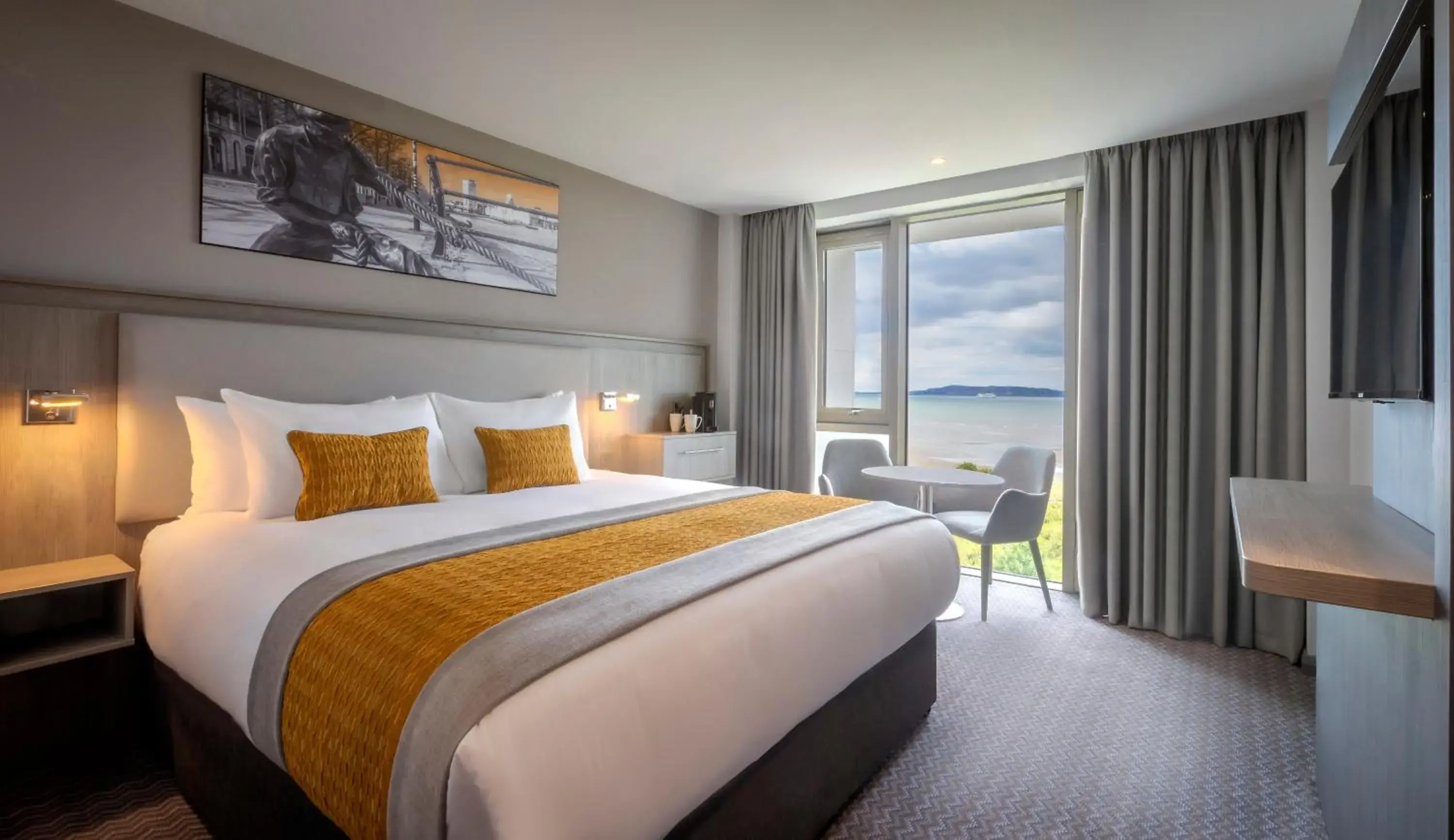 Bedroom, Bed in Maldron Hotel Merrion Road Bedroom, Bed in Maldron Hotel Merrion Road