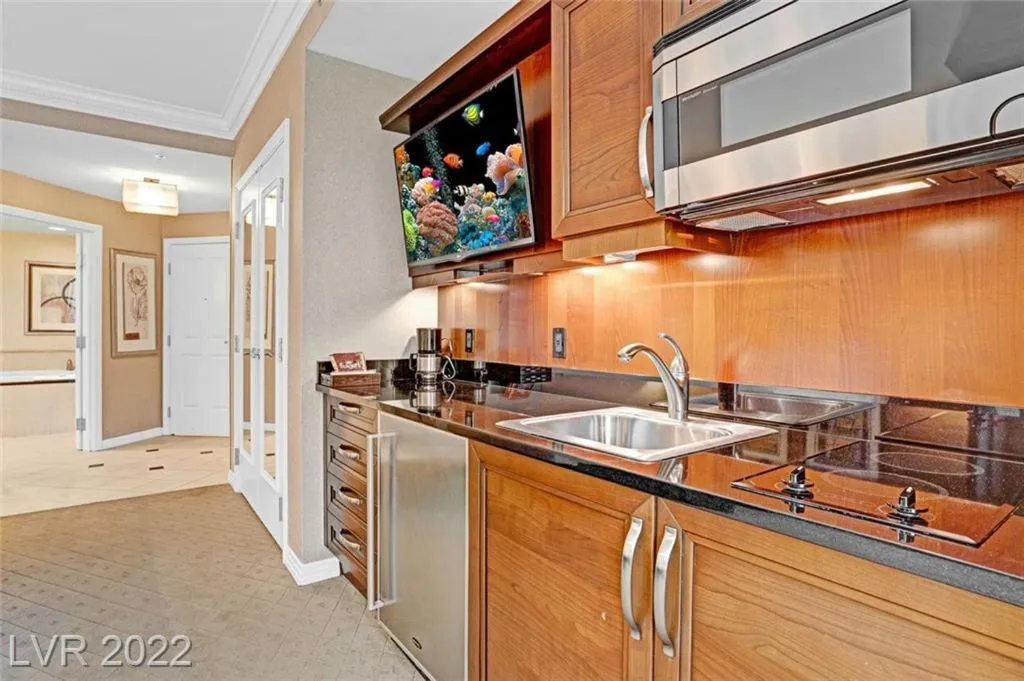 MGM signature tower 1