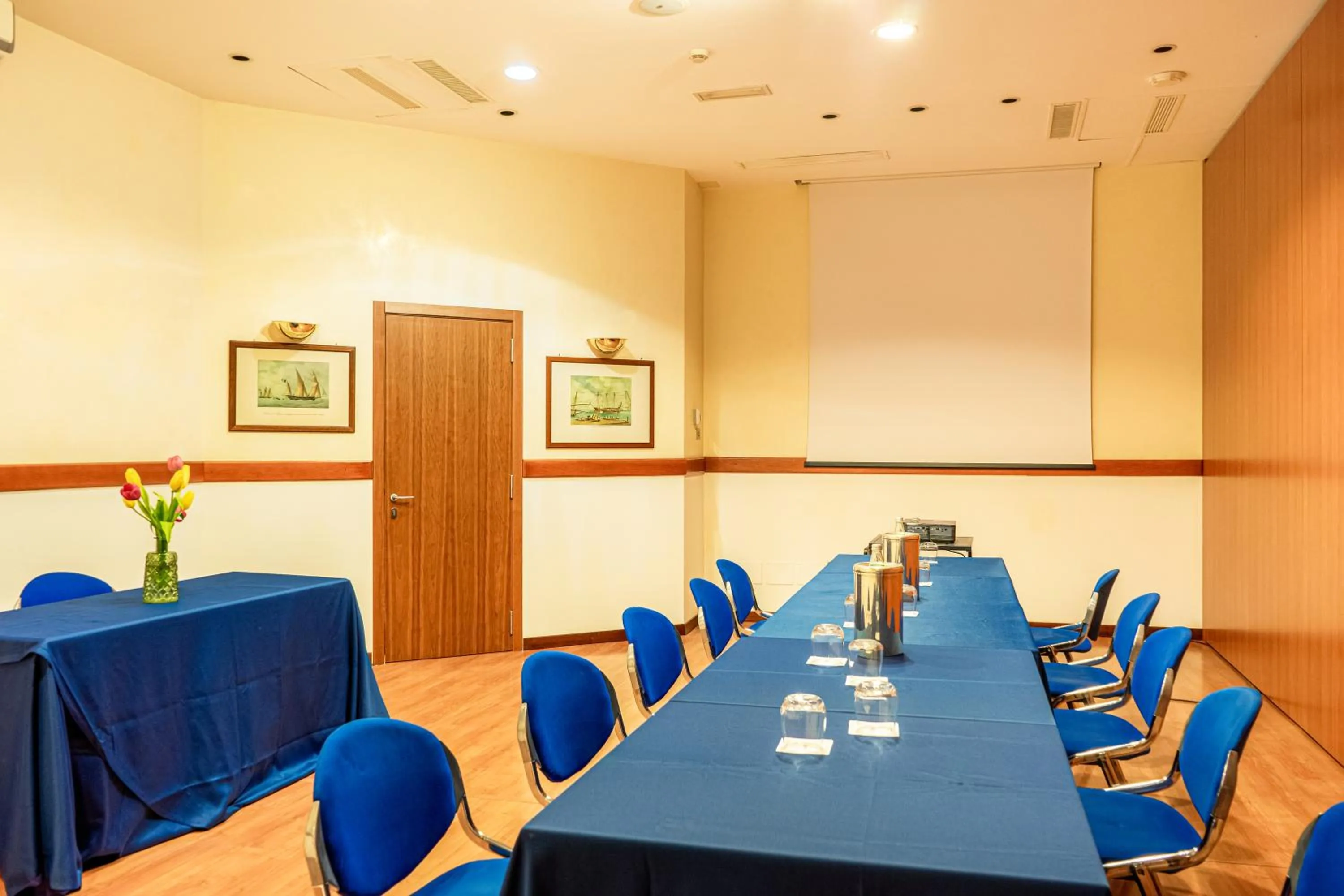 Business facilities in Hotel Cala Del Porto
