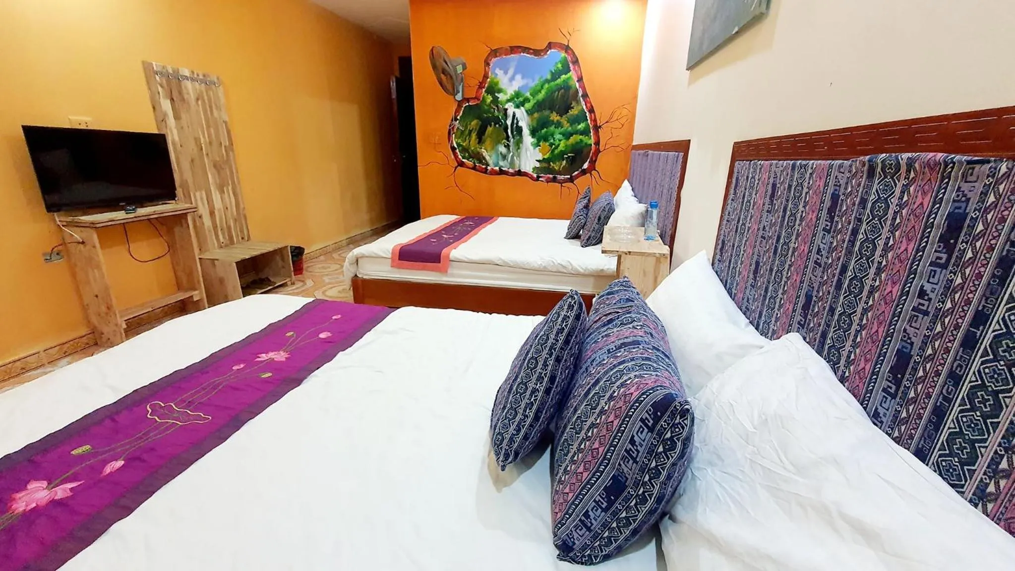 Bed in TRUC LAM HOTEL