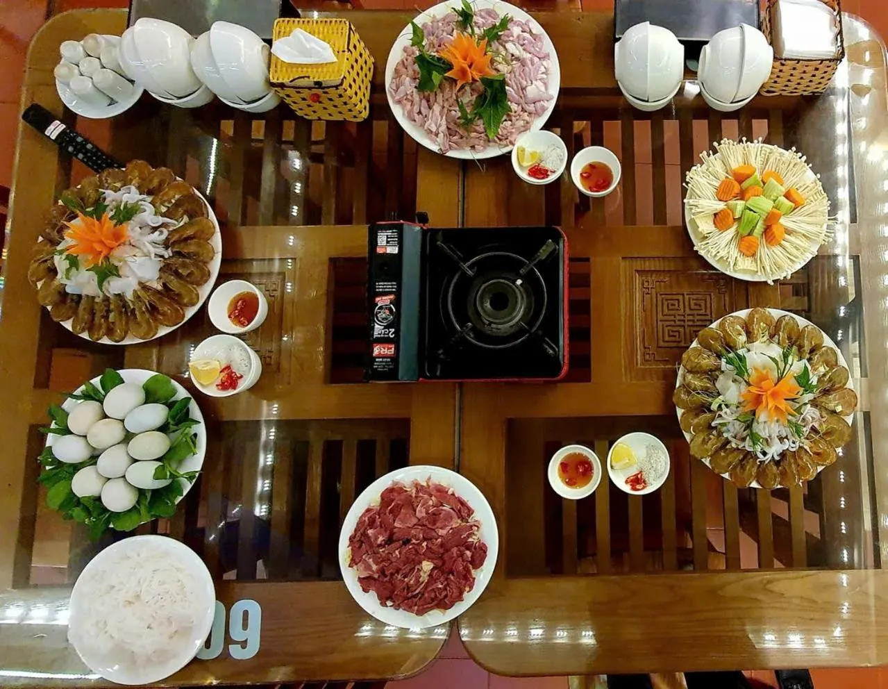 Restaurant/places to eat in TRUC LAM HOTEL
