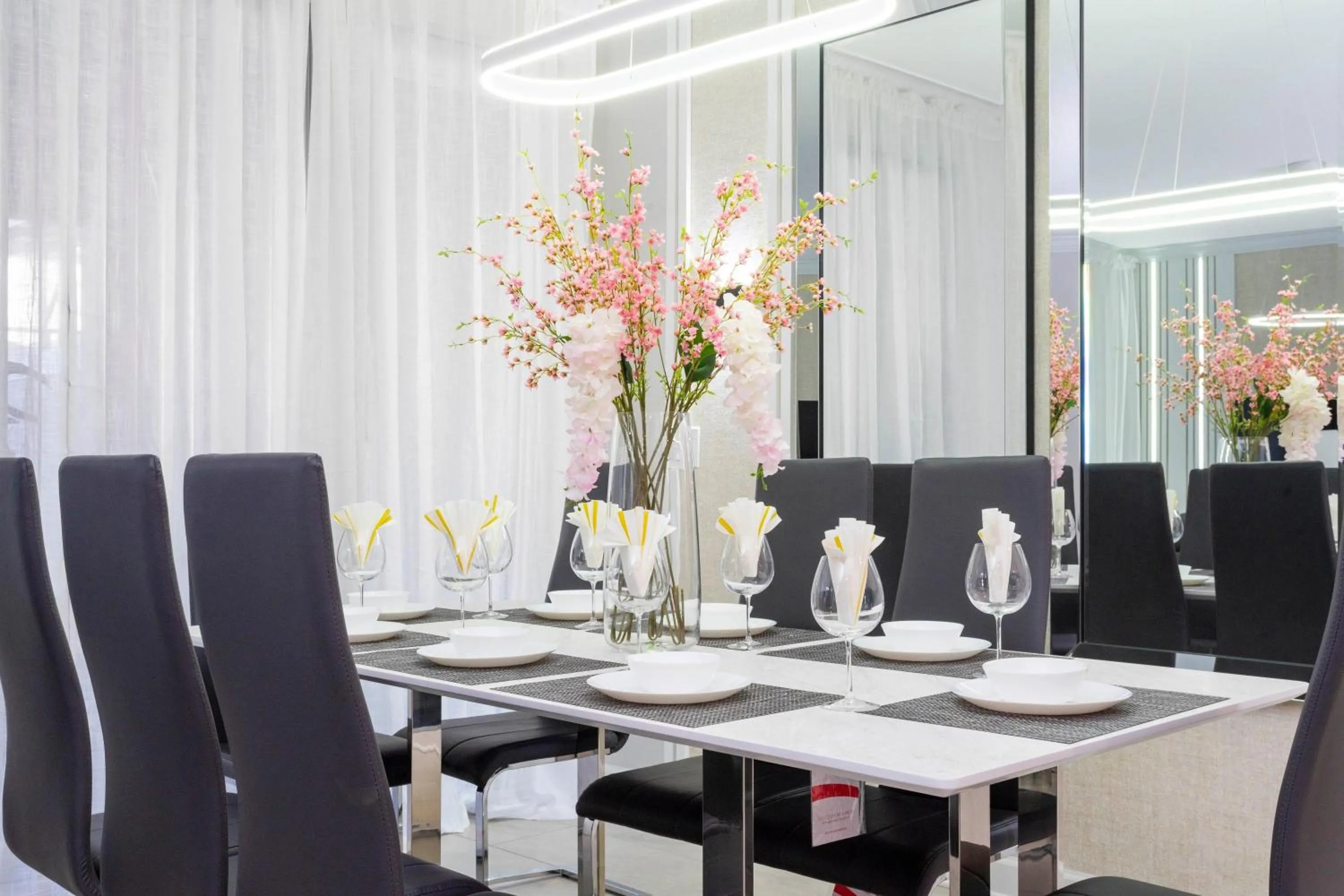 Gorgeous 4 Bd Close to Disney w/ Pool @ Storey Lake Resort 4245