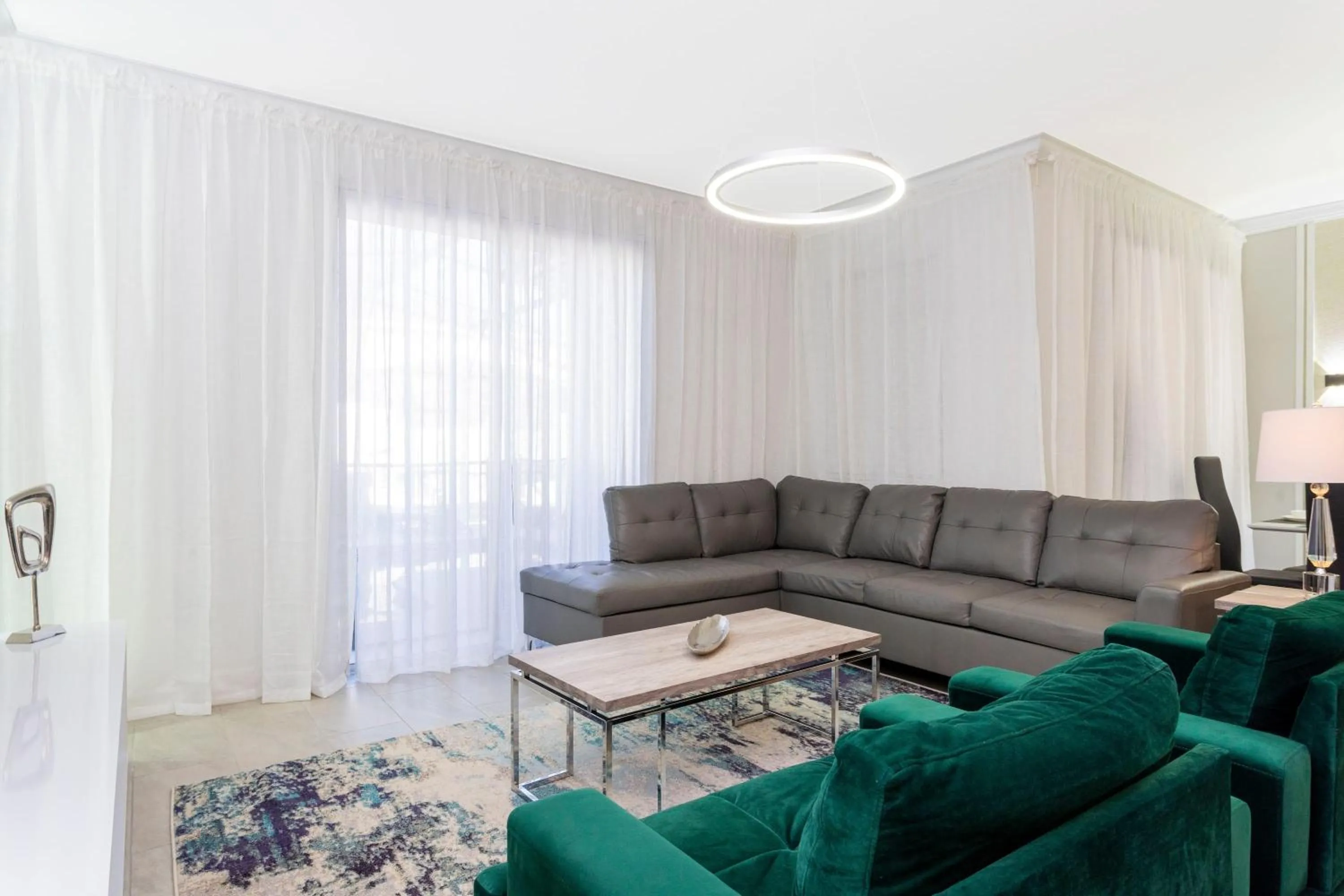 Gorgeous 4 Bd Close to Disney w/ Pool @ Storey Lake Resort 4245