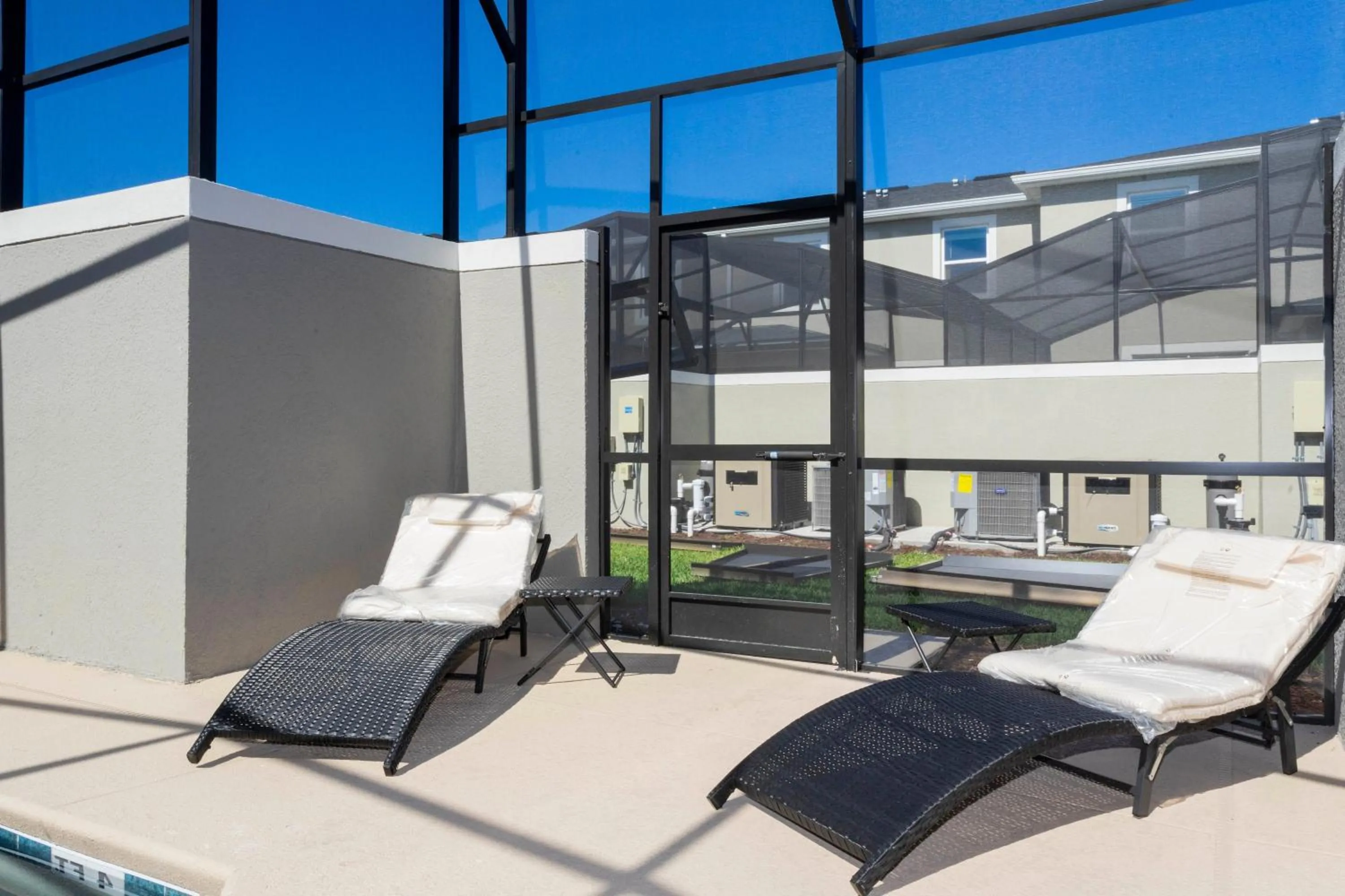 Gorgeous 4 Bd Close to Disney w/ Pool @ Storey Lake Resort 4245