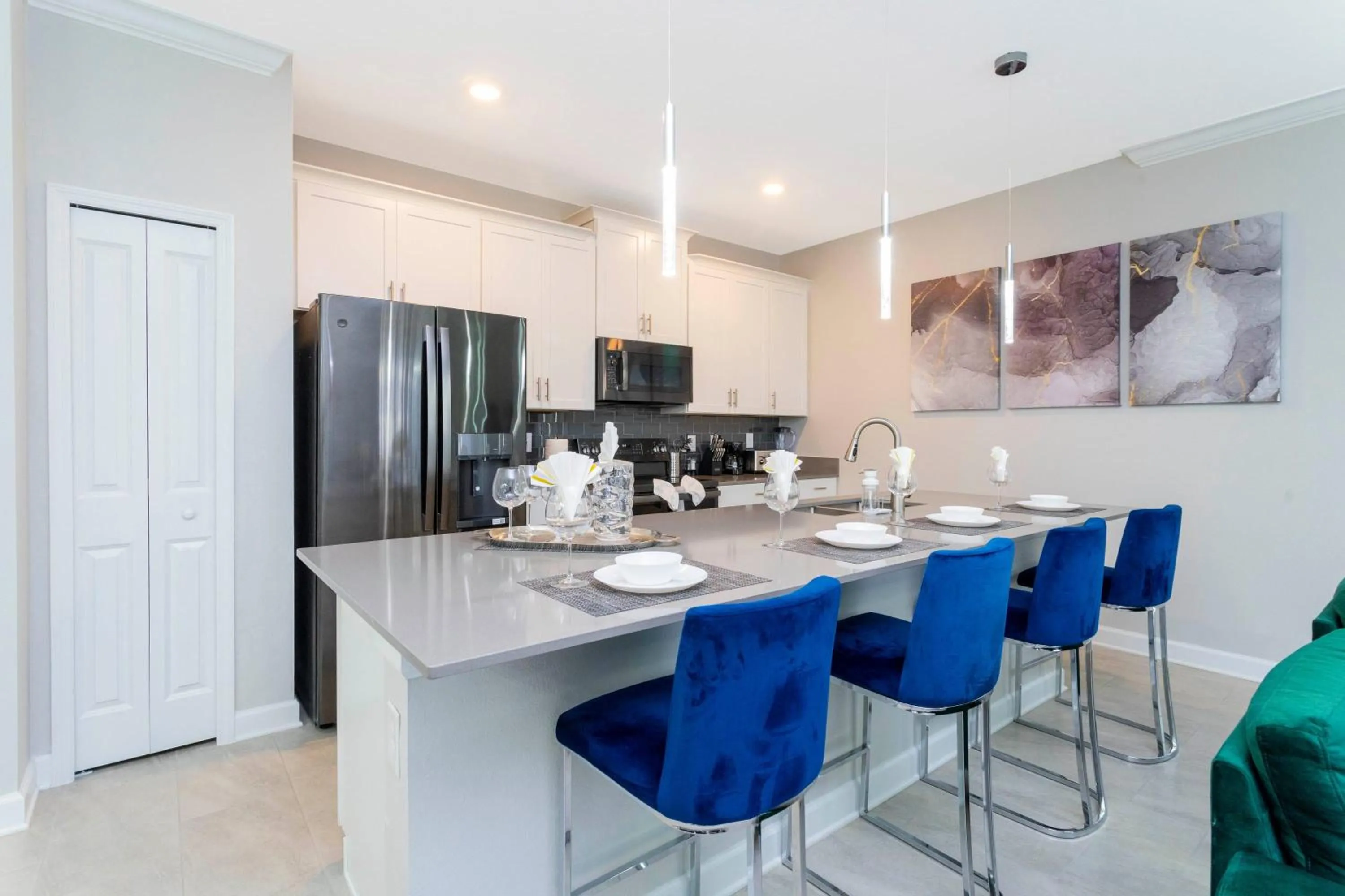 Gorgeous 4 Bd Close to Disney w/ Pool @ Storey Lake Resort 4245