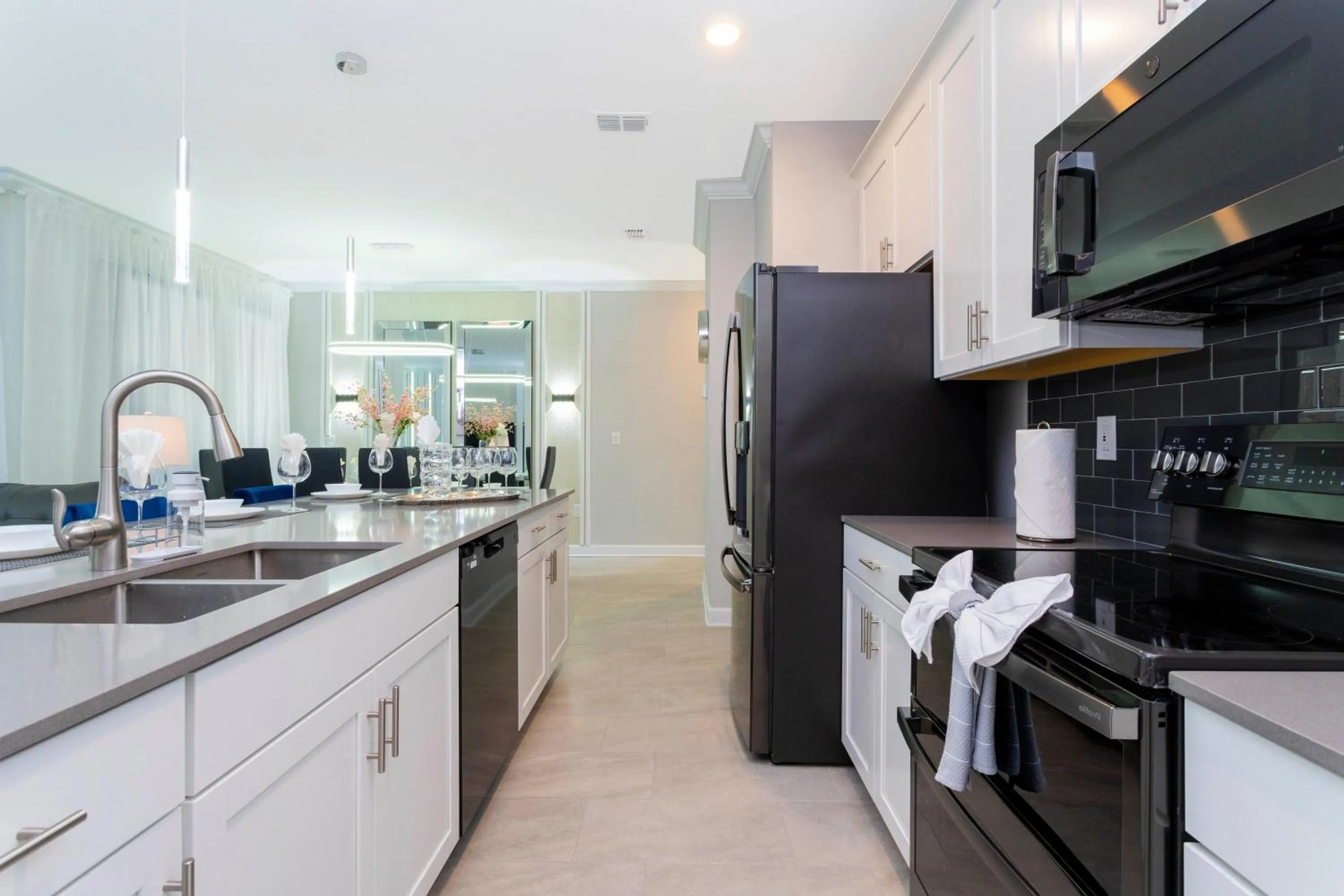 Gorgeous 4 Bd Close to Disney w/ Pool @ Storey Lake Resort 4245