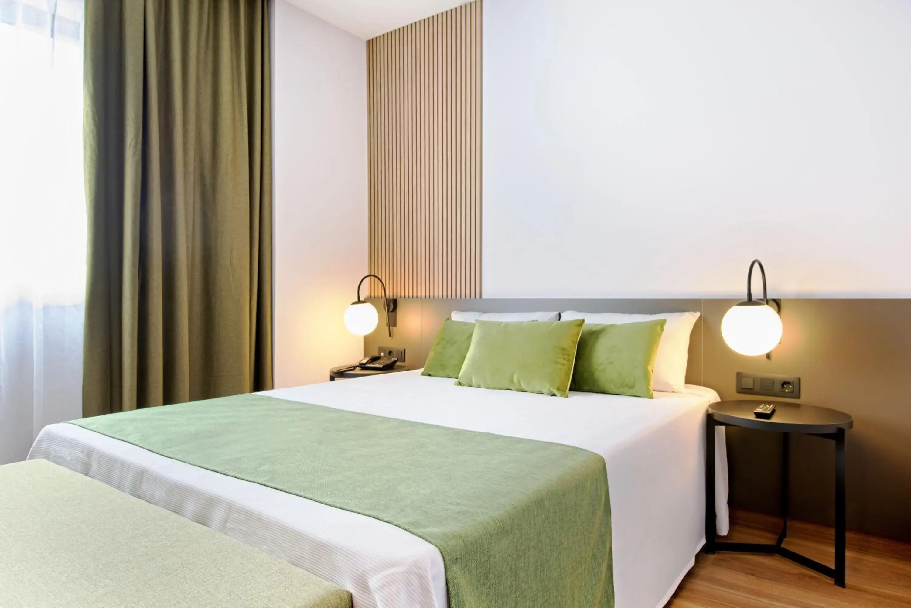 Bed in DWO Colours Alcalá Bed in DWO Colours Alcalá