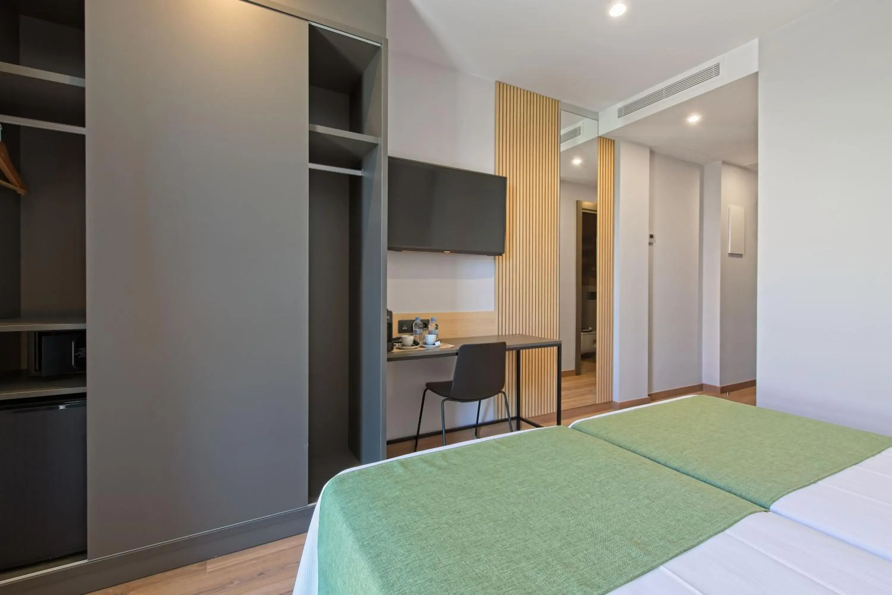 Twin Room in DWO Colours Alcalá Twin Room in DWO Colours Alcalá
