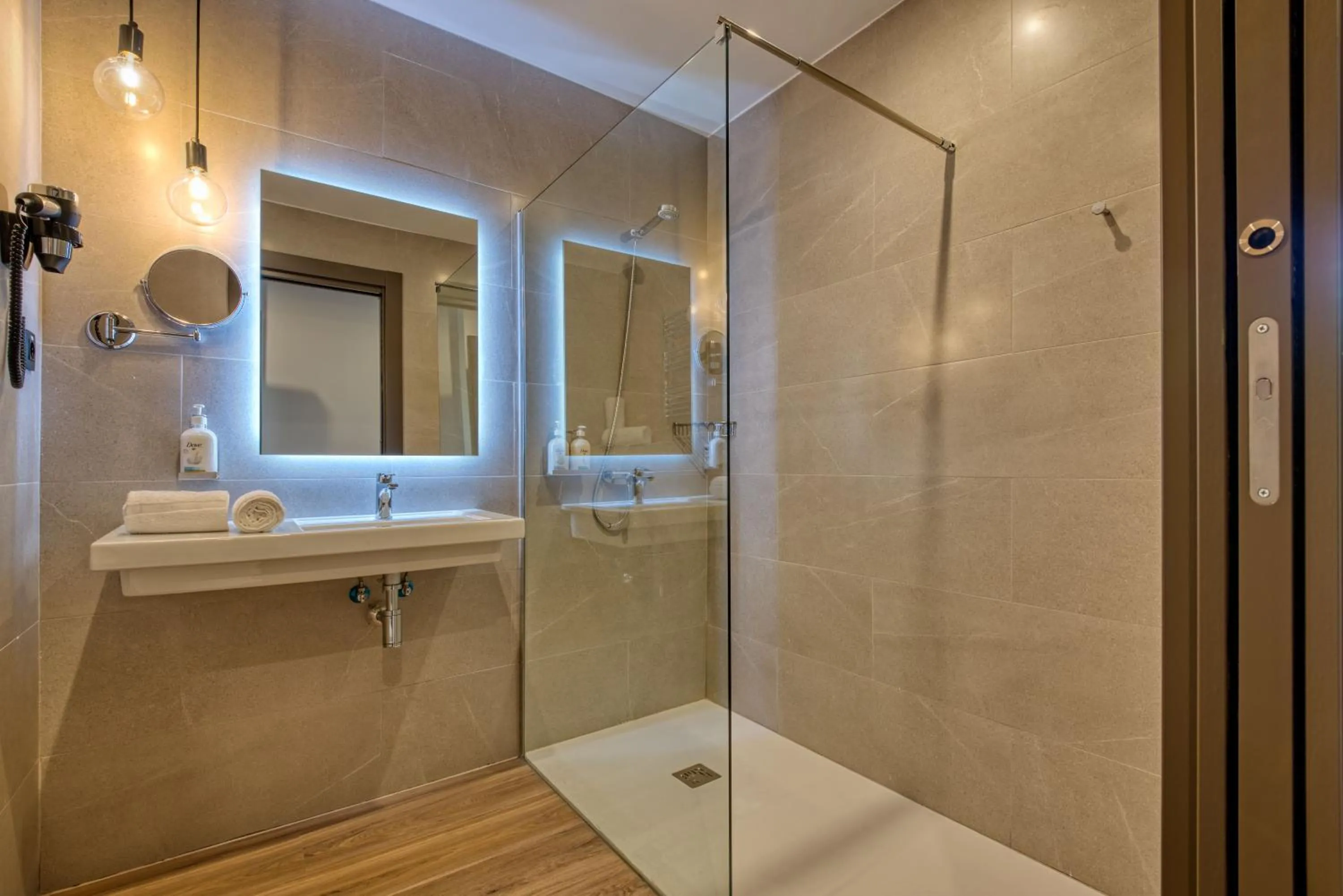 Shower in DWO Colours Alcalá