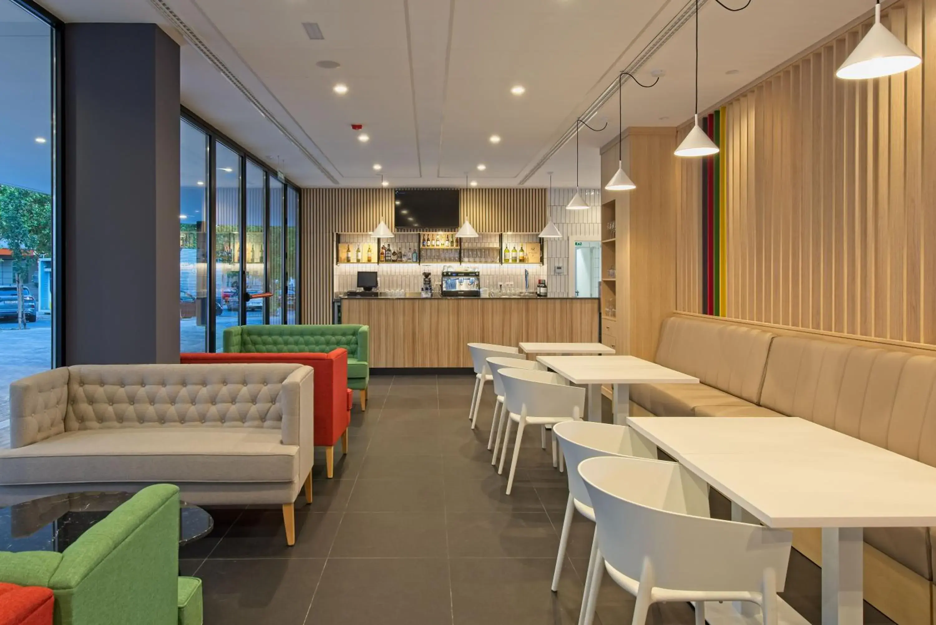 Restaurant/places to eat in DWO Colours Alcalá Restaurant/places to eat in DWO Colours Alcalá